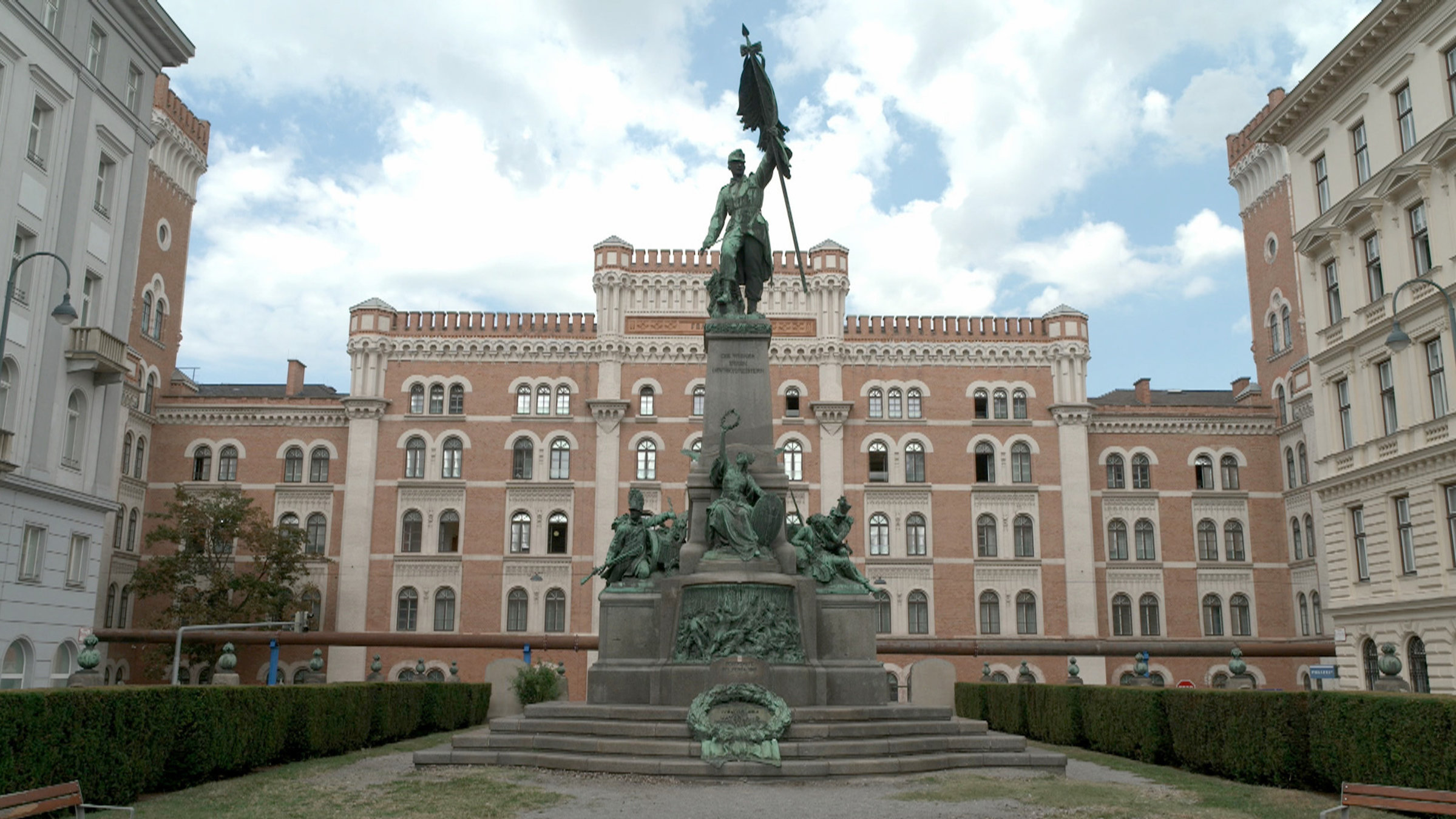 "Geheimnisse der Wiener Vorstadt (1/2)": Rossauer Kaserne.