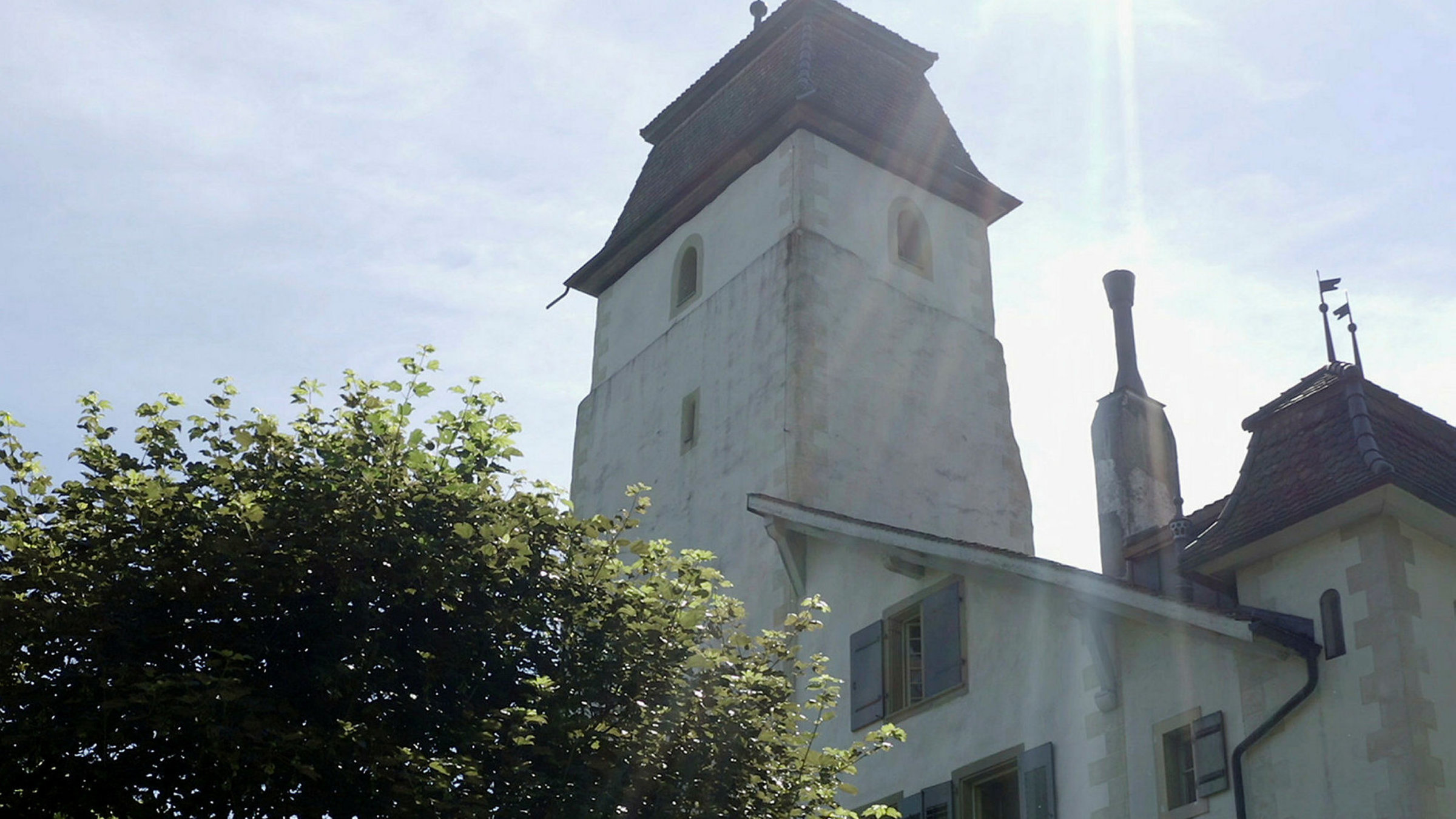 "Wer will mich: alte Mauern suchen neues Geld": In der Schweiz stehen derzeit zahlreiche Schlösser zum Verkauf.