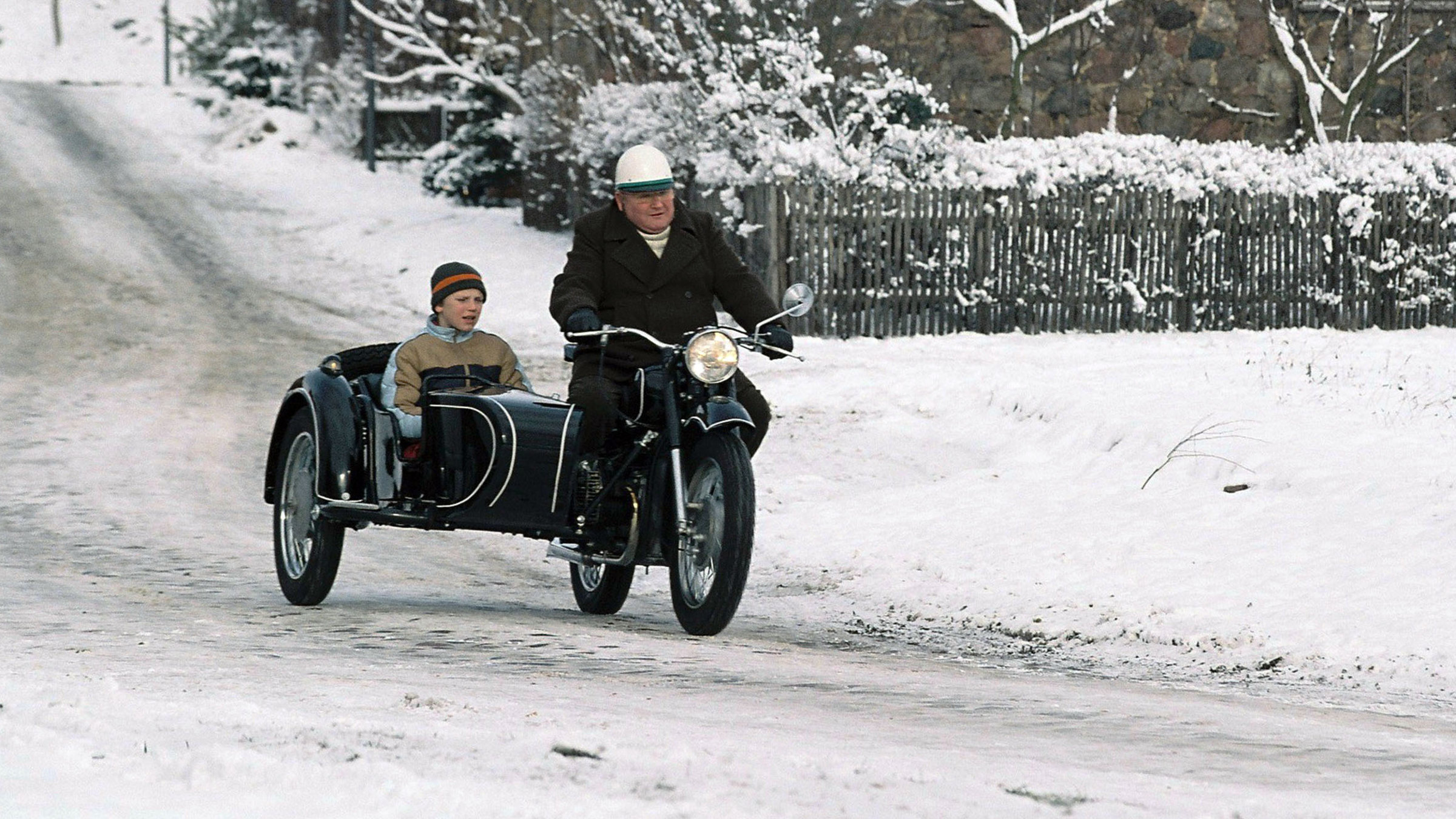 Krause (Horst Krause) und Maries Sohn Fabian (Enno Trebs)