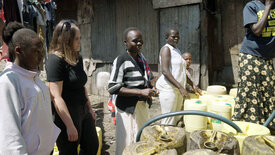 Wertvolle Ware. Wem gehört das Wasser?