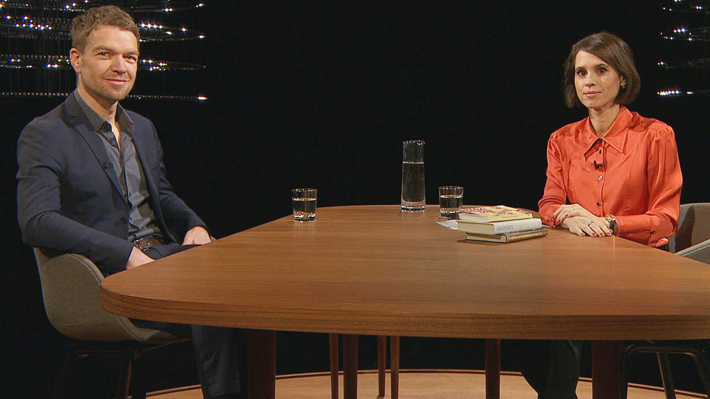 "Atheistisch glauben – Ein Widerspruch?": Hartmut von Sass und Moderatorin Barbara Bleisch.