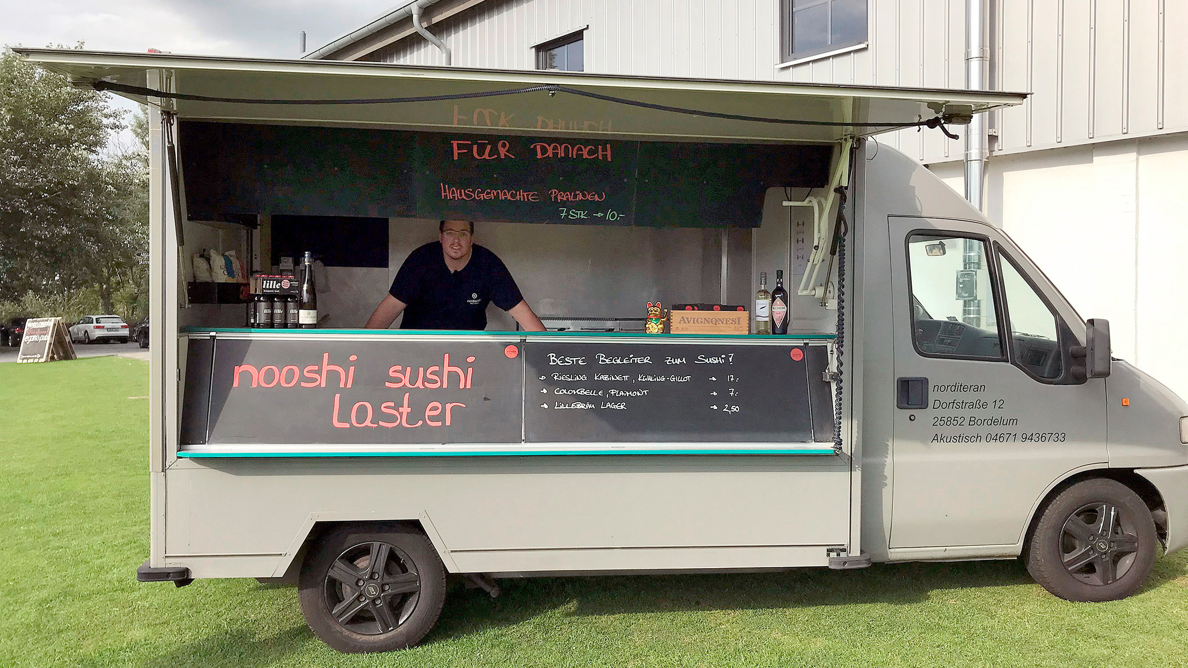 "Die Nordreportage - Sterneküche, Sushi und Schnitzel - Mit dem Foodtruck auf Expansionskurs": Das Sushi-Mobil mit Thies Danckert