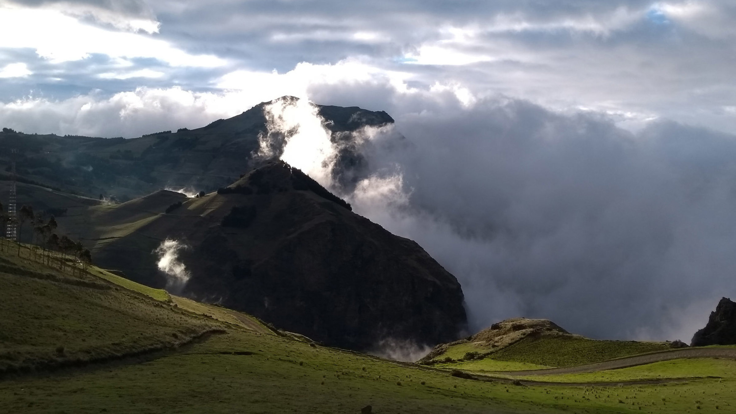 "Magische Anden - Ecuador und Kolumbien": Der Chimborazo ist mit 6267 der höchste Berg Ecuadors und liegt in der Westkordillere der Anden.