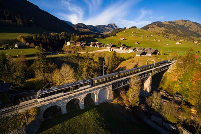 Traumhafte Bahnstrecken der Schweiz: Im "Goldenpass<br/>Belle Époque" von Montreux ins Berner Oberland