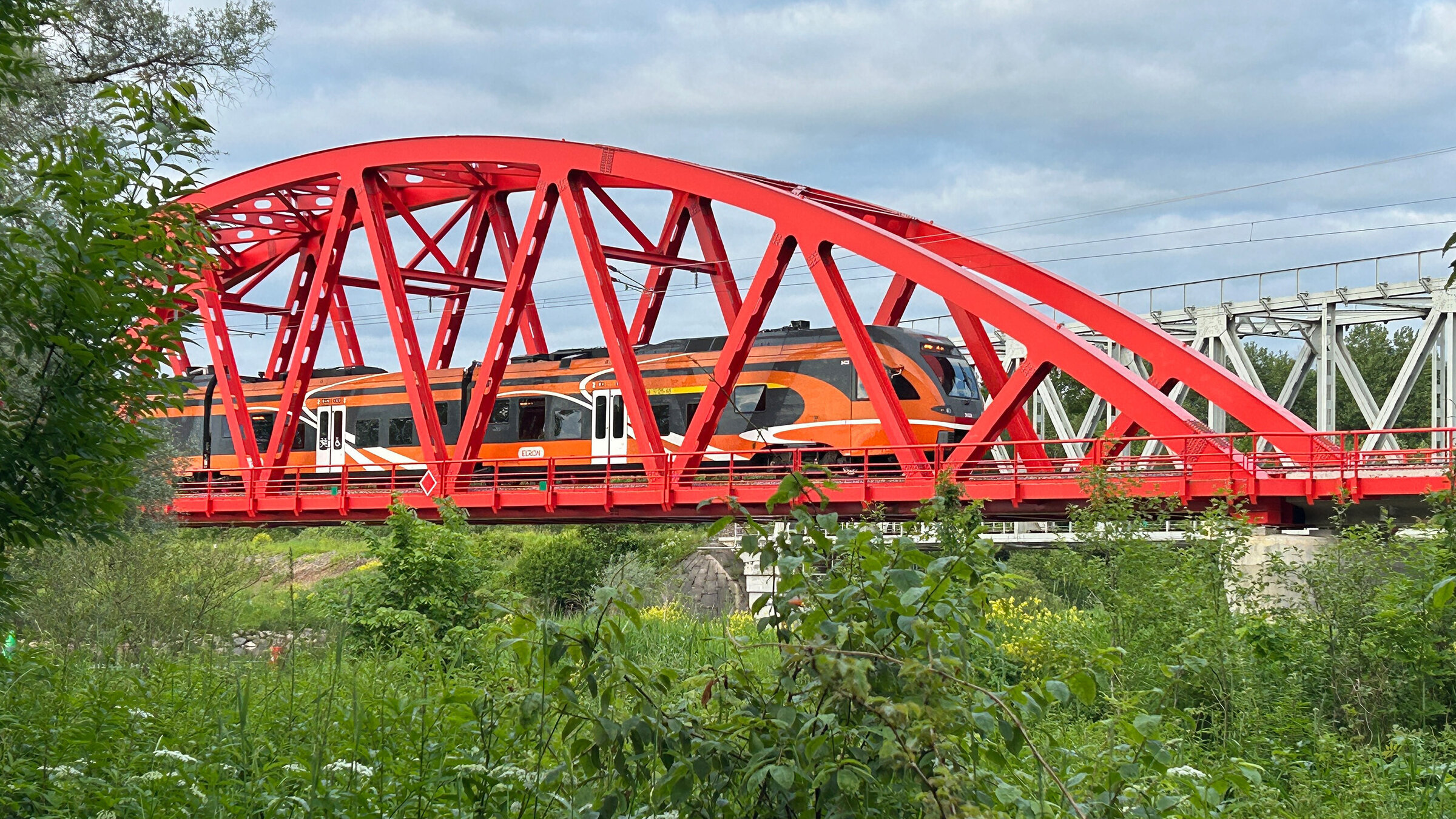 "Auf der Baltischen Eisenbahn durch Estland": Mit der Bahn unterwegs: Die BrÃ¼cke Ã¼ber den EmajÃ¶gi, zu Deutsch etwa âMutterflussâ, er ist der lÃ¤ngste Fluss Estlands.