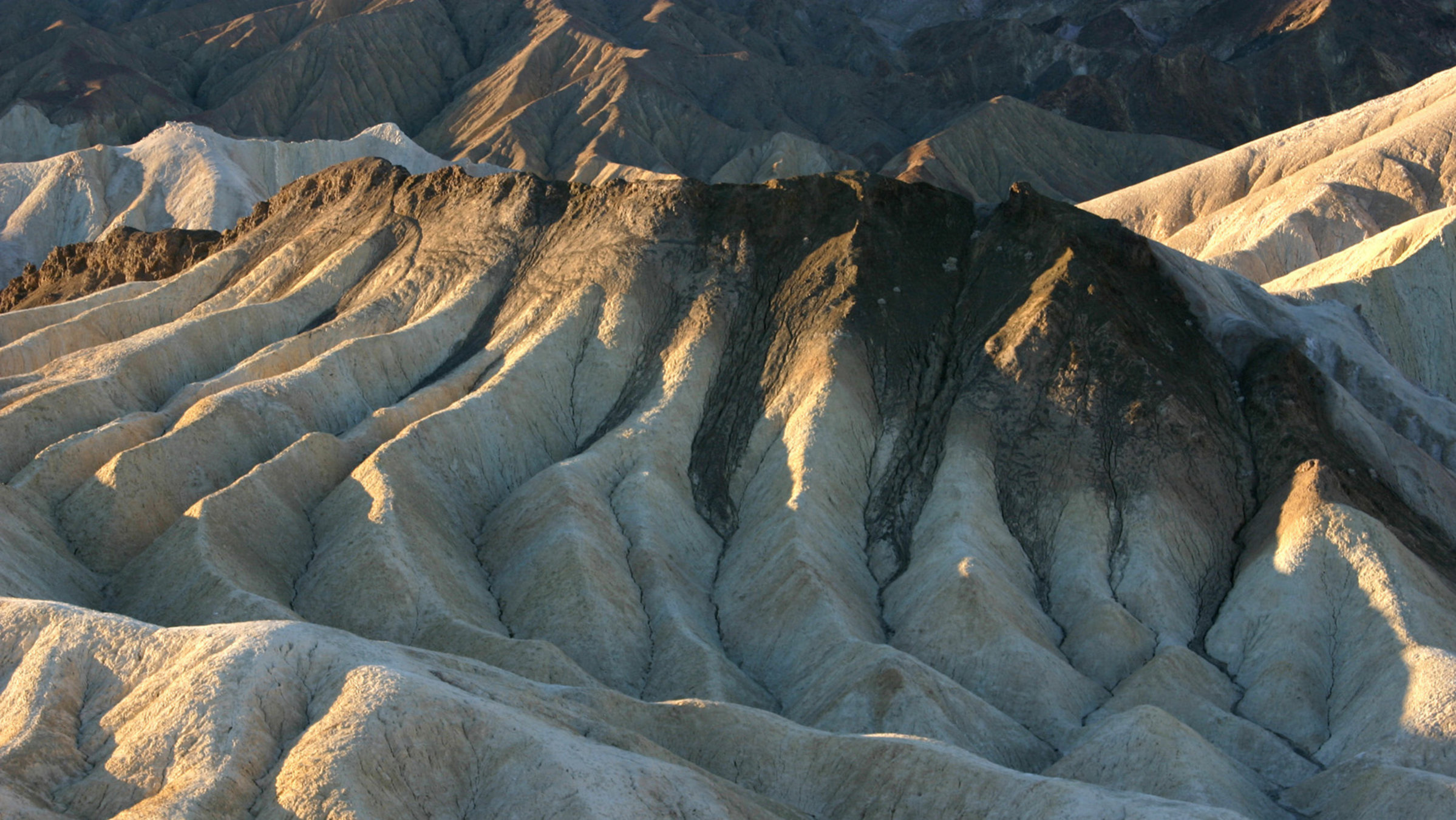 "Die Farben der Wüste: Die graue Mojave" - Death Valley
