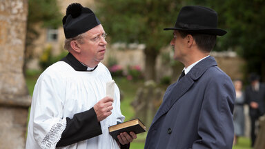 Father Brown - Zehnteilige Britische Krimiserie - Auf Messers Schneide