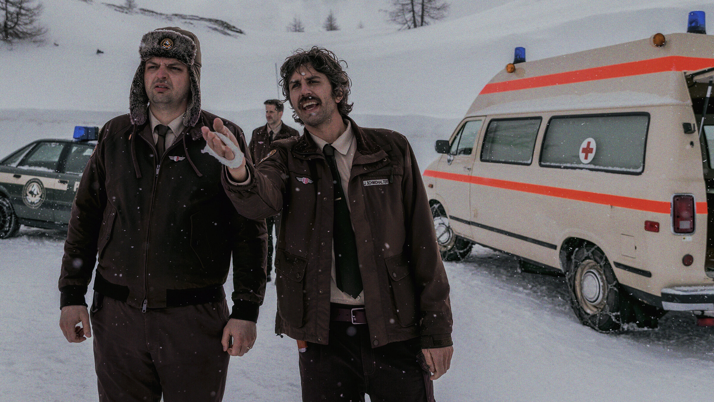 "Tschugger I (3/5) - Rossgagla": Am Tatort: Dragan Vujic als Pirmin, David Constantin als Bax.