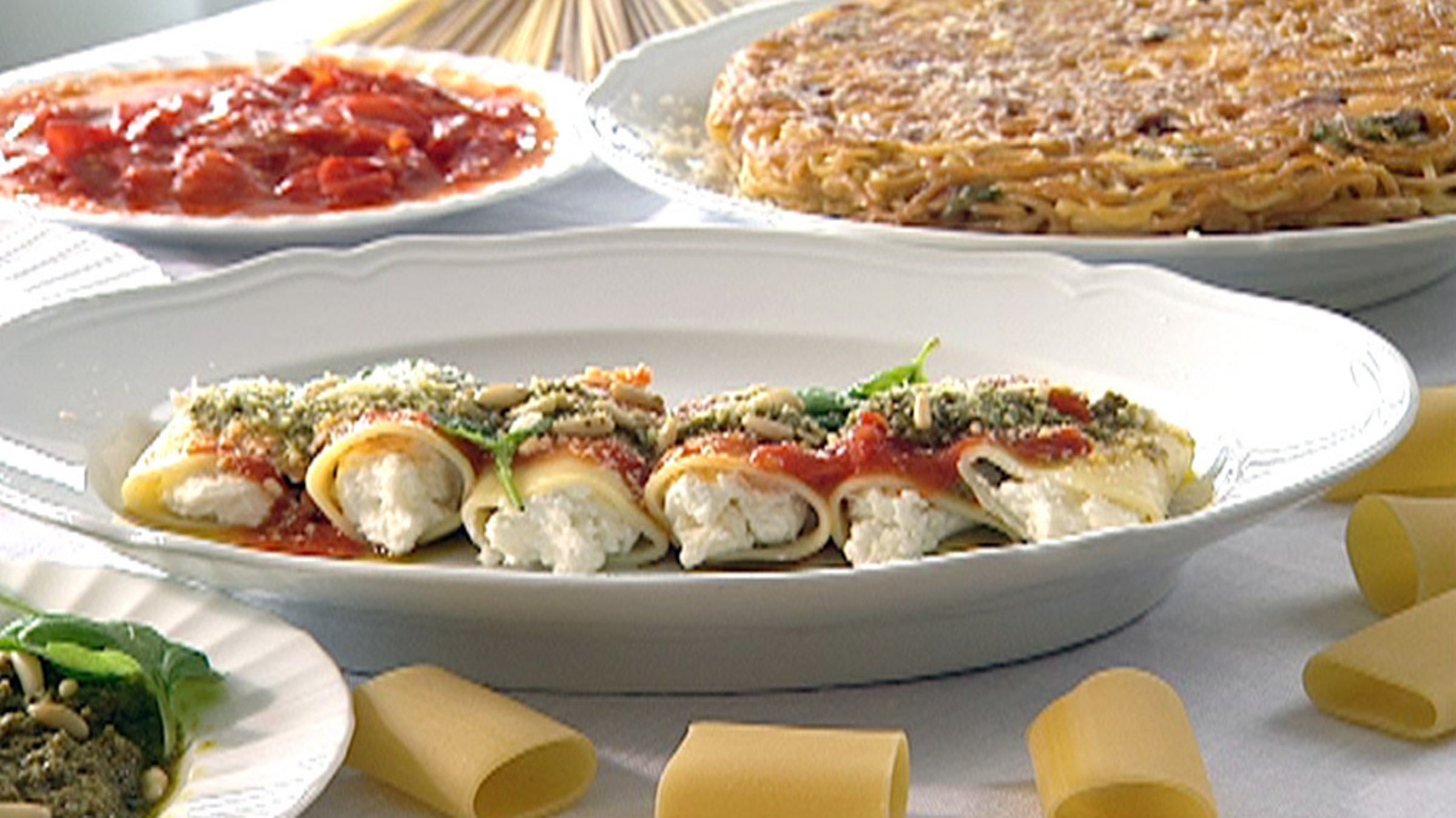 "Der Atem des Pan - Von der Sinnlichkeit der einfachen Speisen": Riesen-Cannelloni gefüllt mit Ricotta und fior di latte.