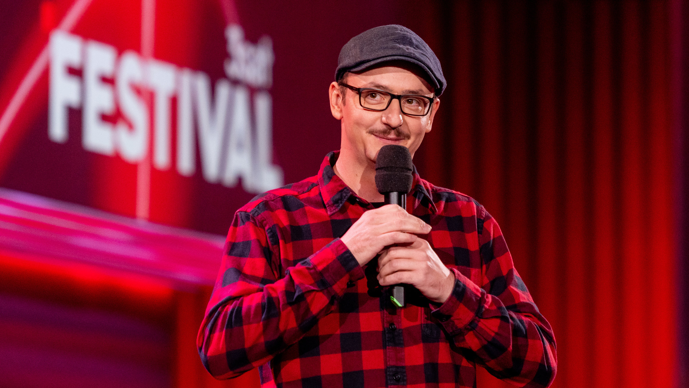 "Stefan Danziger: Was machen Sie eigentlich tagsüber?": Stefan Danziger auf der Bühne des 3satFestival 2019