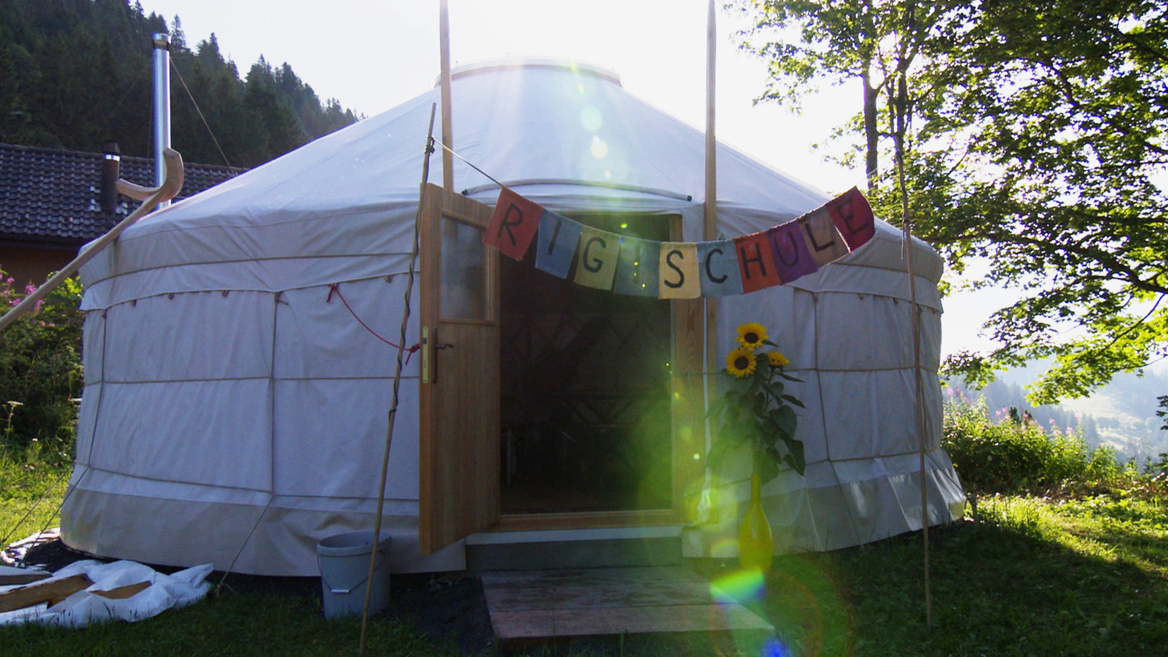 "Die Rigischule": Eine Jurte als Schulzimmer