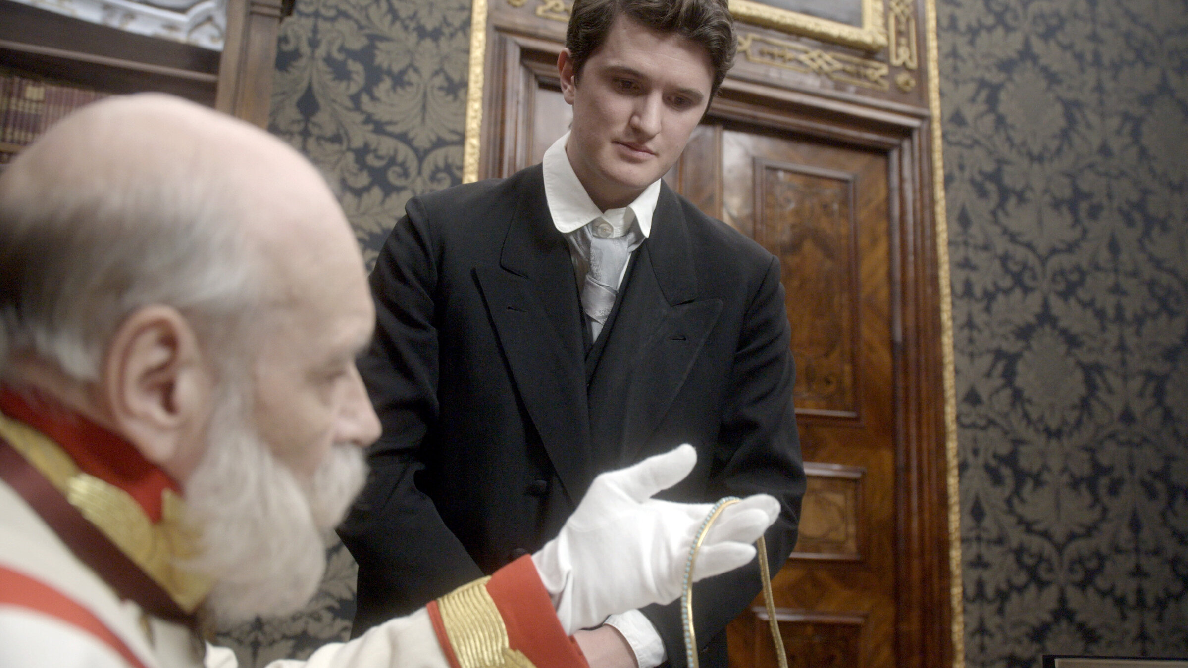 "Der Schmuck der Monarchen - Die Macht des Hofjuweliers": Kammerjuwelier bei Audienz von Kaiser Franz Joseph.