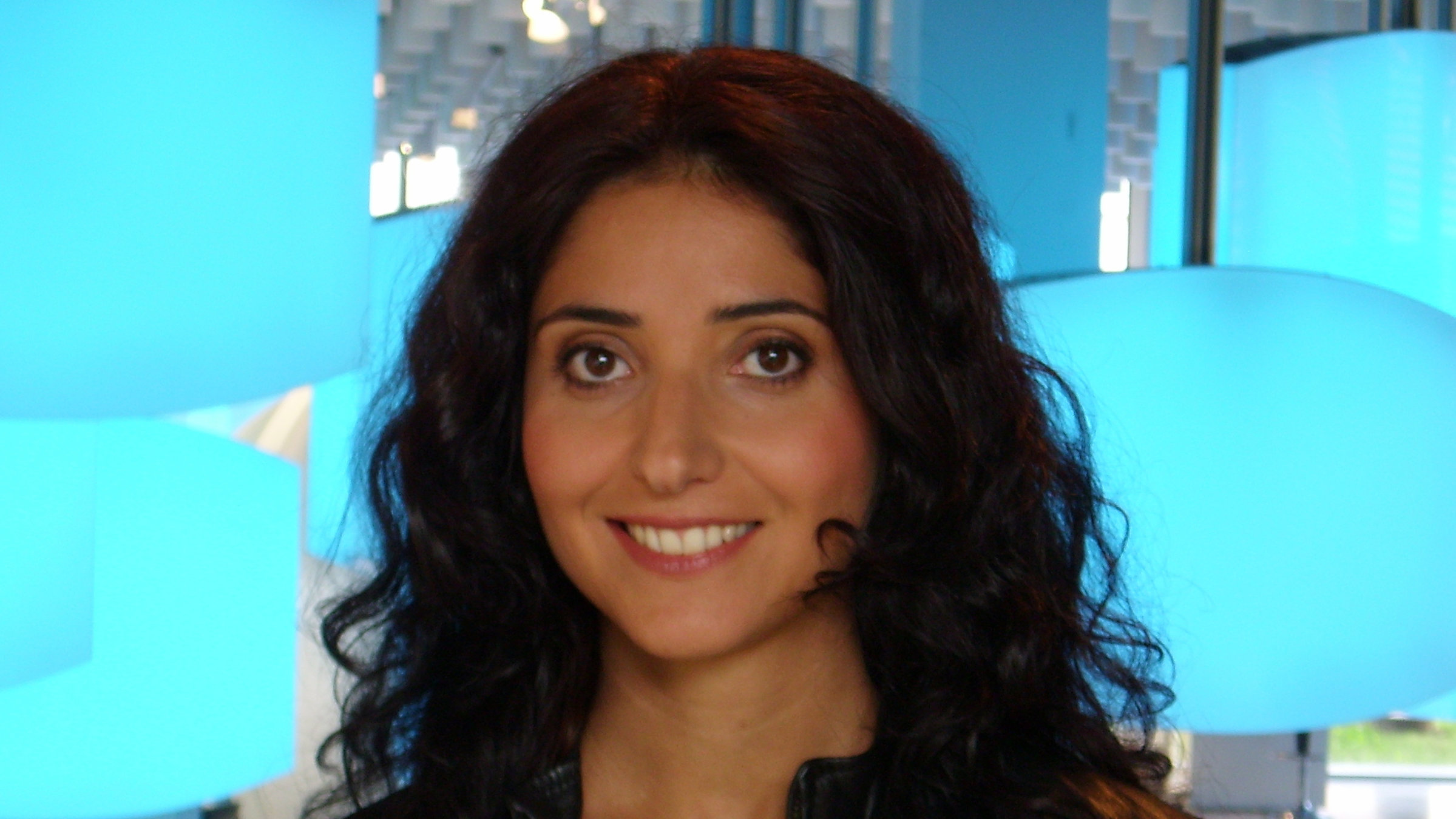 "puzzle: Viele Kulturen - ein Land": Moderatorin Özlem Sarikaya