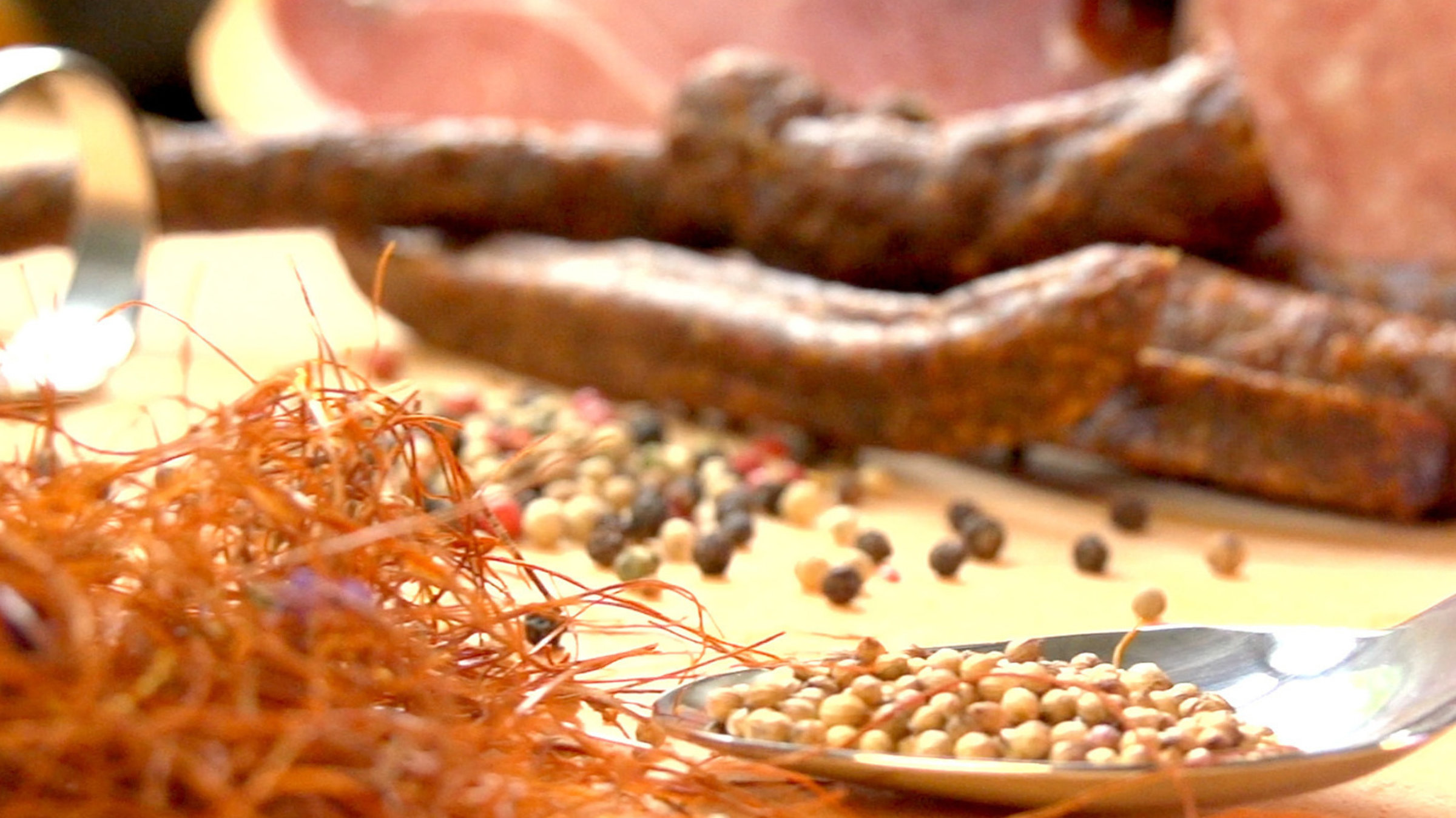 „Wiener Schmankerl: Wiener Würstchen, Frankfurter und Hot Dogs - Es geht um die Wurst“: Wurst Gewürz