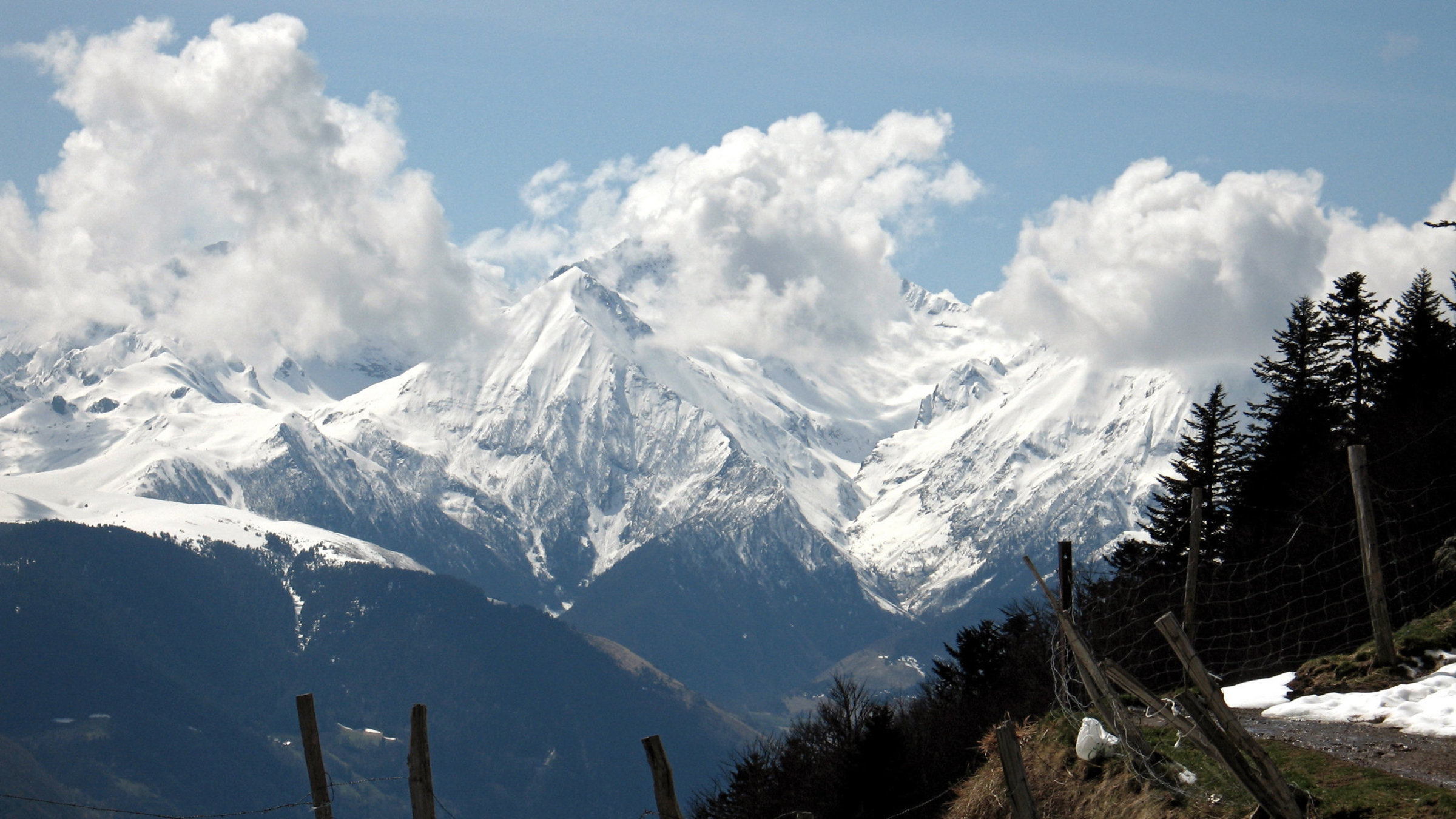 "Reisewege: Pyrenäen, im Land der Dreitausender" - Blick auf Berge