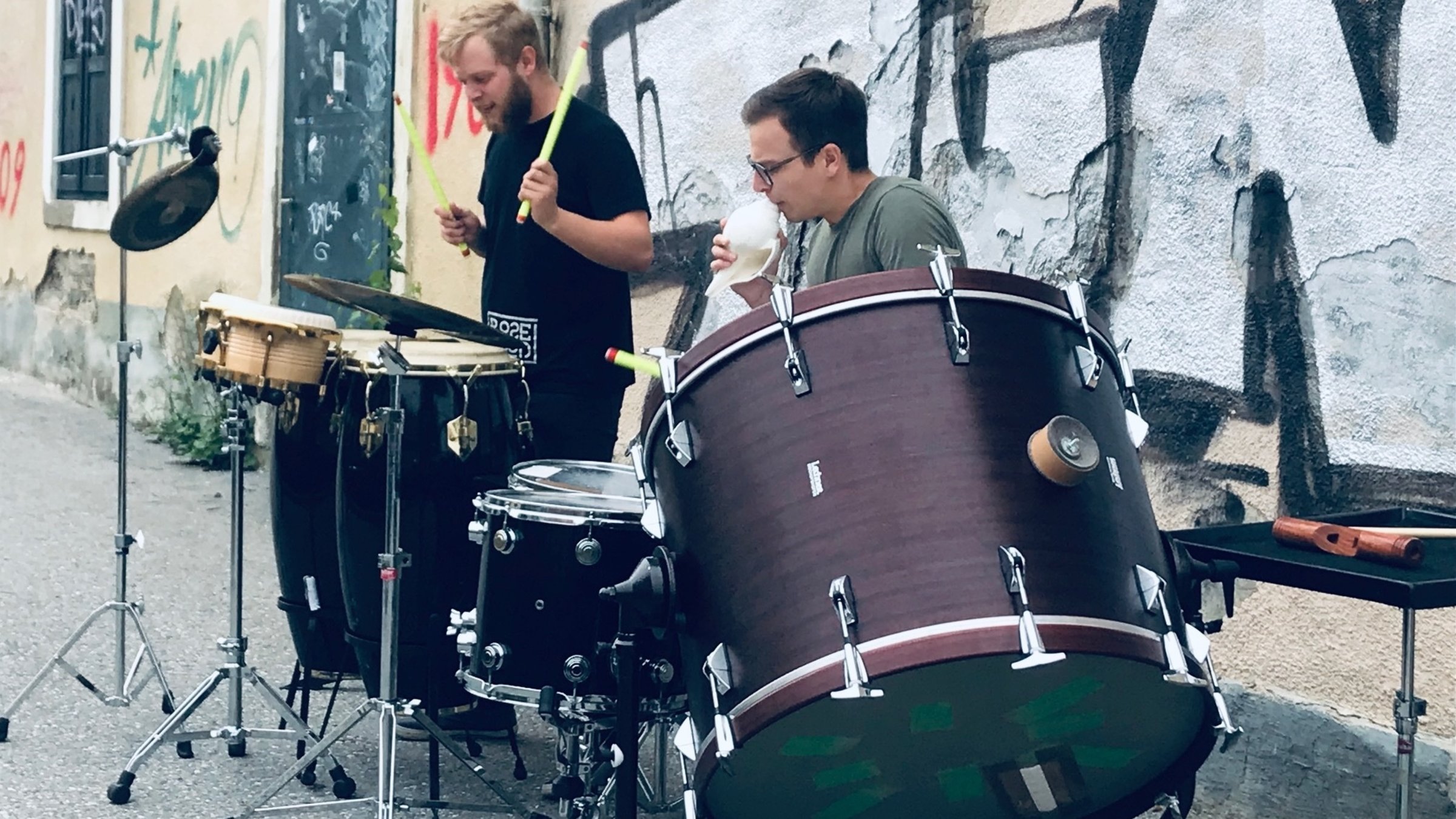"Eins und Eins = Drei. Musiker werden in Kärnten": Christoph Aigner und Daniel Keller im Lendhafen in Klagenfurt.