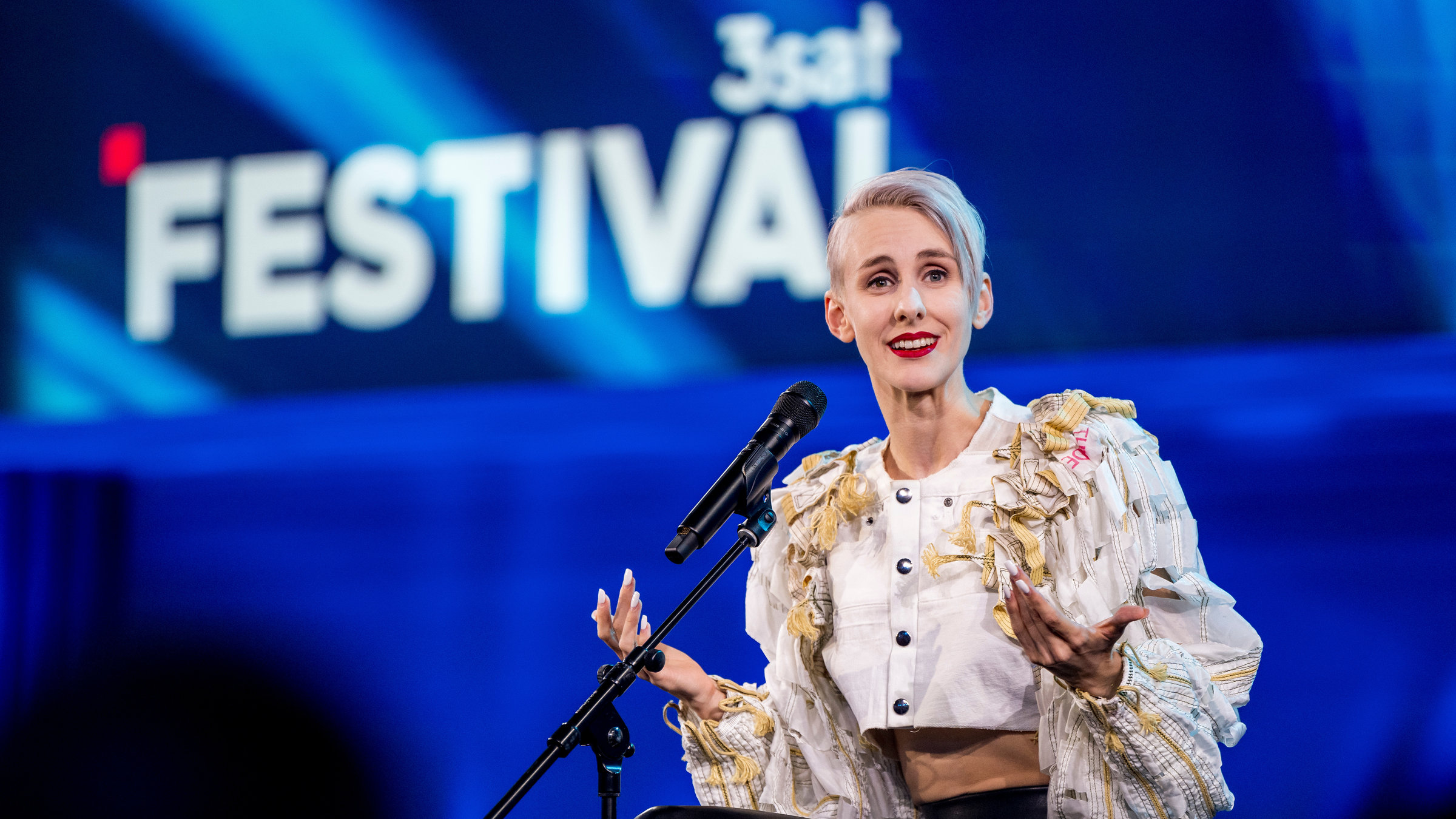 "Lisa Eckhart: Die Unmoral von der Geschicht'": Lisa Eckhart auf der Bühne.