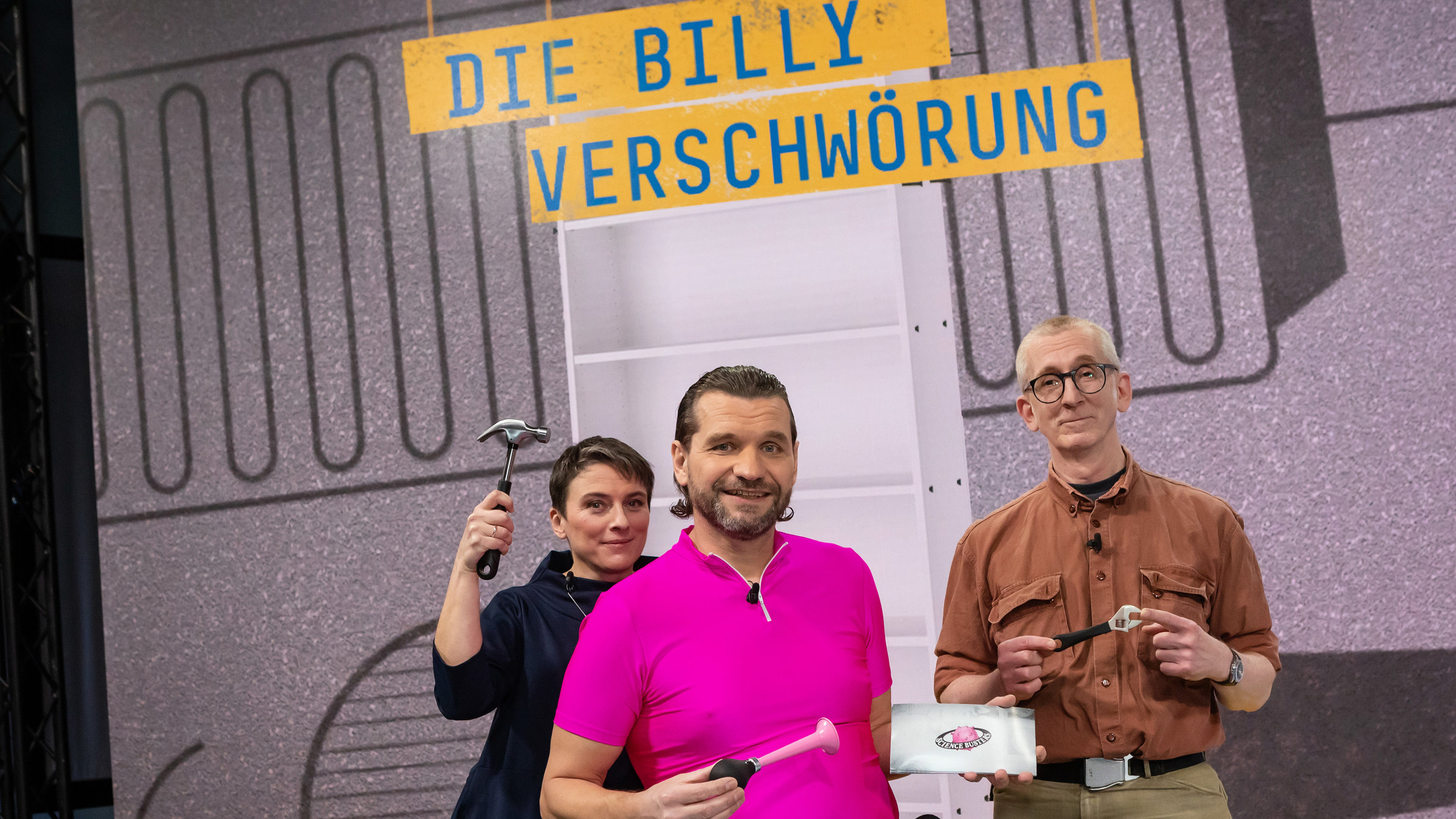 "Science Busters - Wer nichts weiß, muss alles glauben - Die Billy Verschwörung": Dr. Elisabeth Oberzaucher, Martin Puntigam, Gunkl.