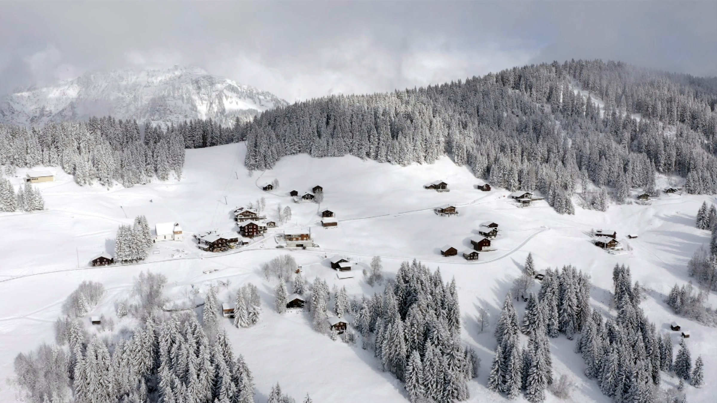 "Winter im Montafon": Blick von oben auf Winterlandschaft