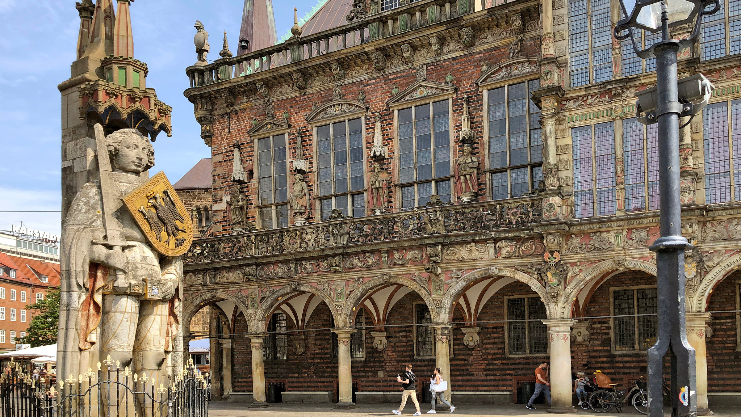 "Bremen, da will ich hin!": Rolandsstatue und Rathaus.