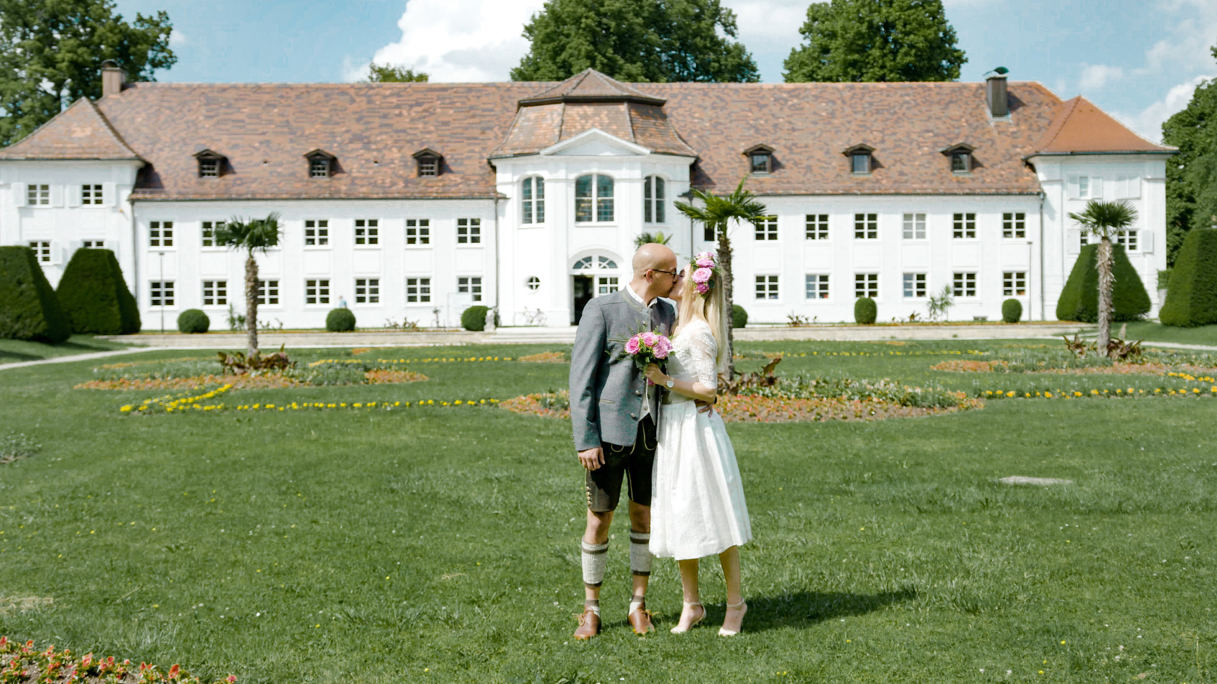 "Herzensbrecher": "Heiraten in Allgäu-Tracht".