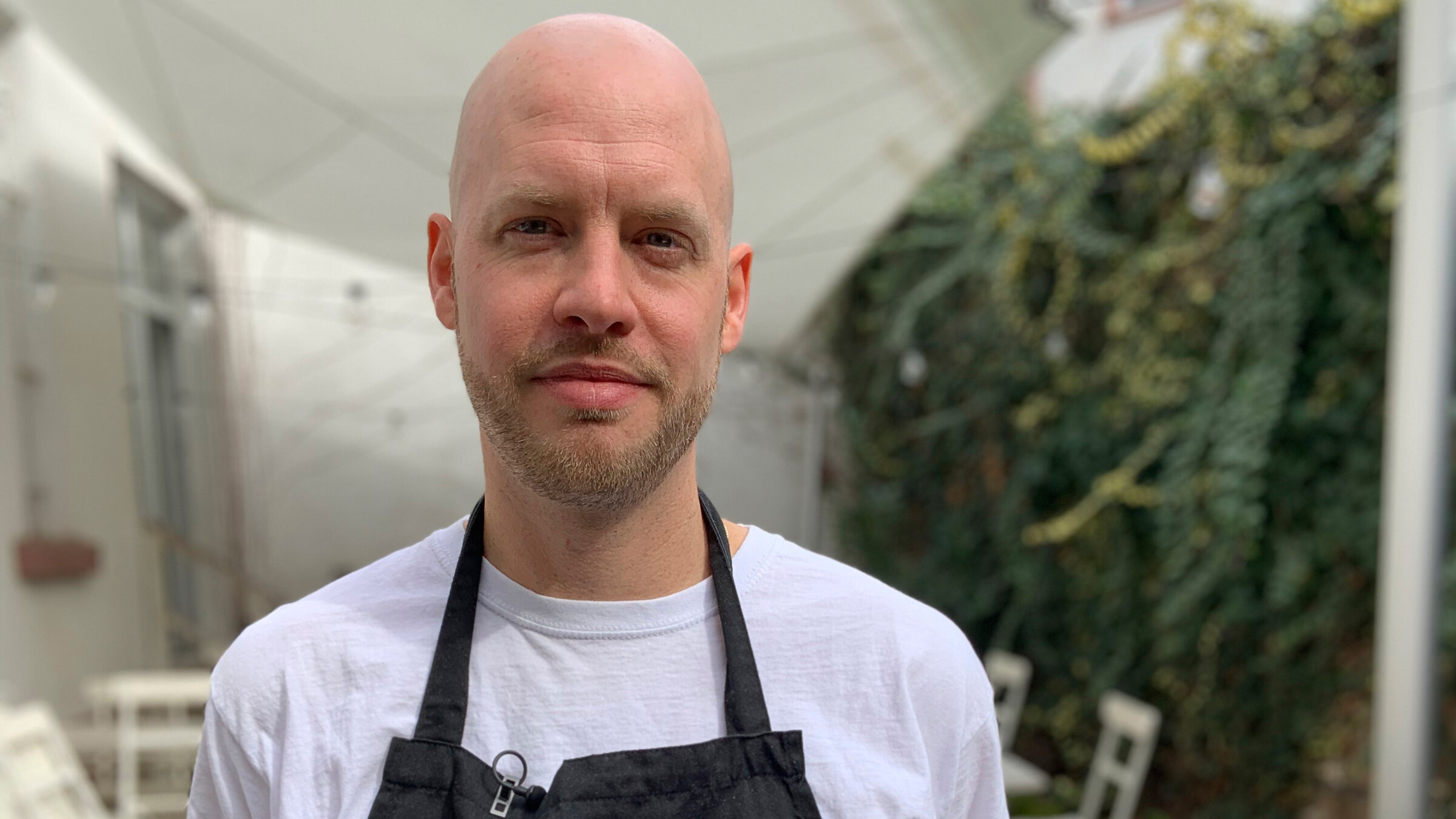 "Kochstories: Ein Philosoph in der Küche": Patrick Schwentke hat in Frankfurt mit zwei Freunden das "Wir Komplizen" eröffnet – das erste eigene Restaurant.