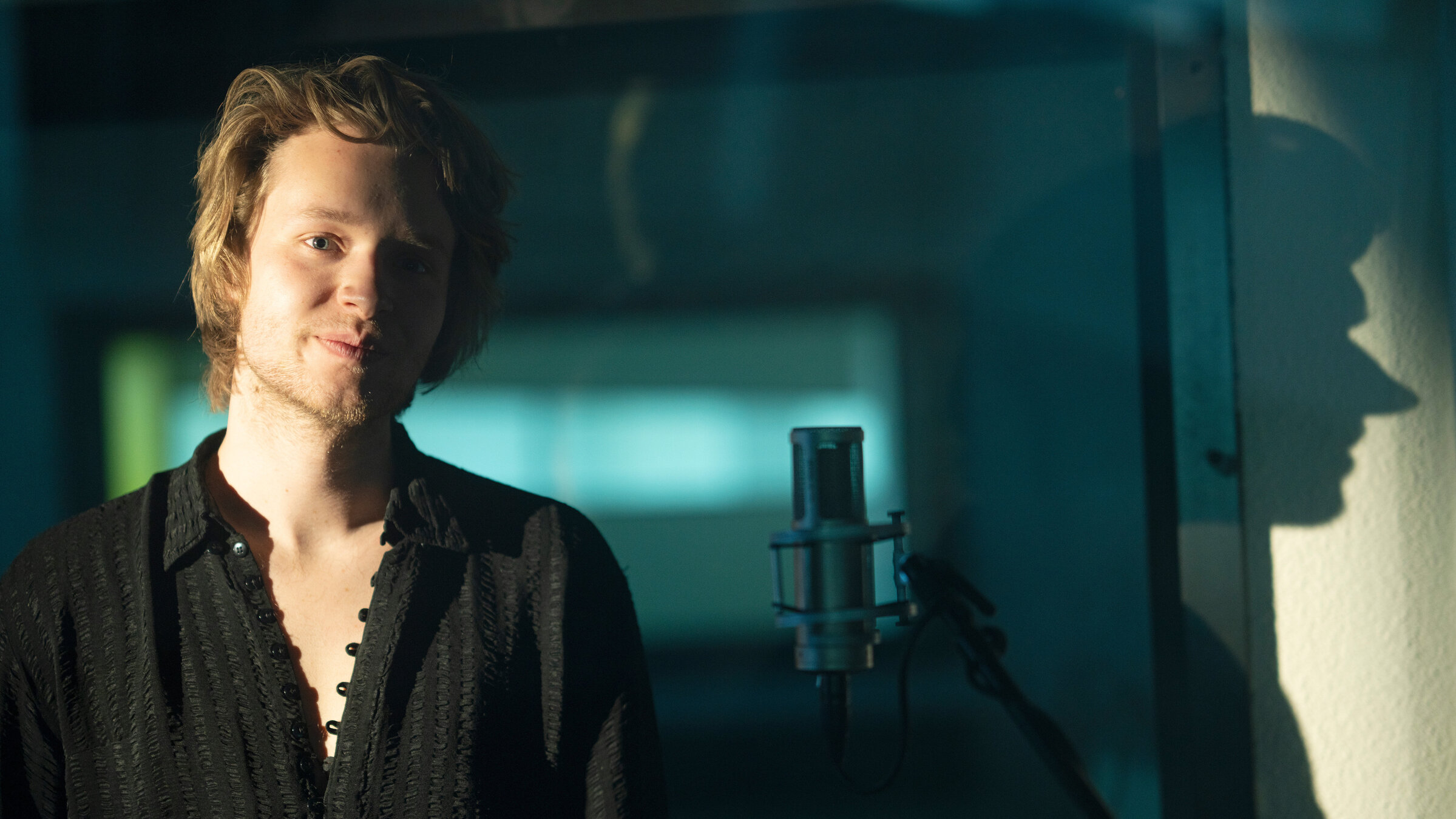 "Literatur to go (8/10) - "Echtzeitalter" von Tonio Schachinger": Nils Arztmann.