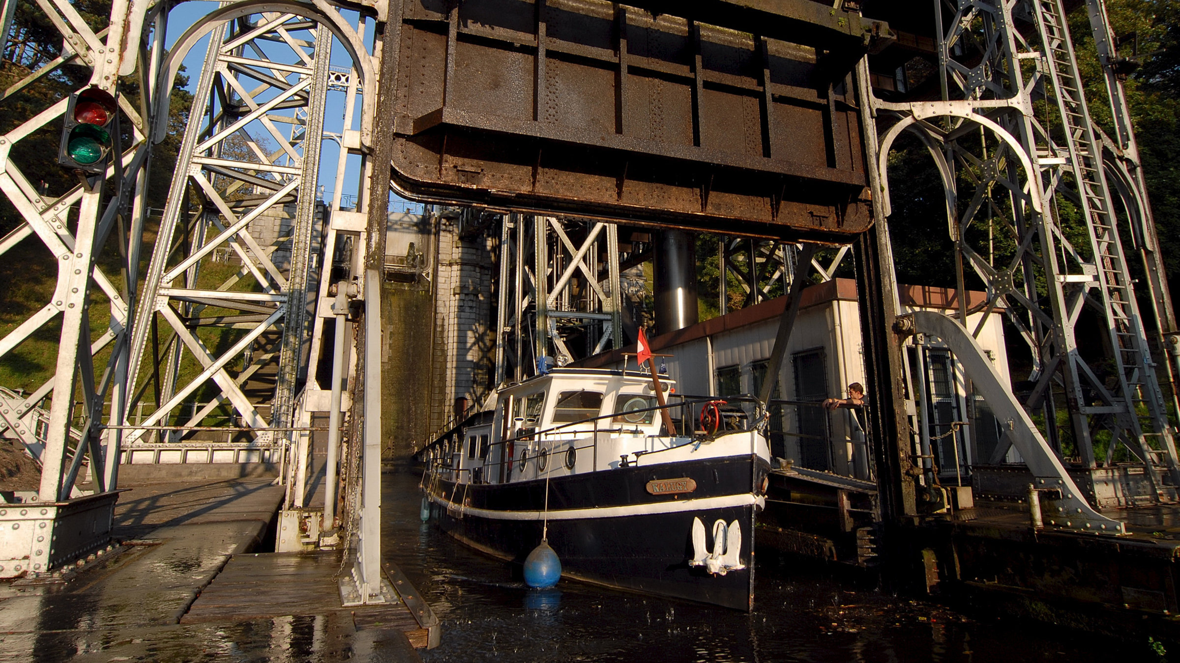 „Schätze der Welt - Erbe der Menschheit: Die Schiffshebewerke des Canal du Centre, Belgien“: Eines der vier hydraulischen Schiffhebewerke im Canal du Centre, Hennegau, Belgien.