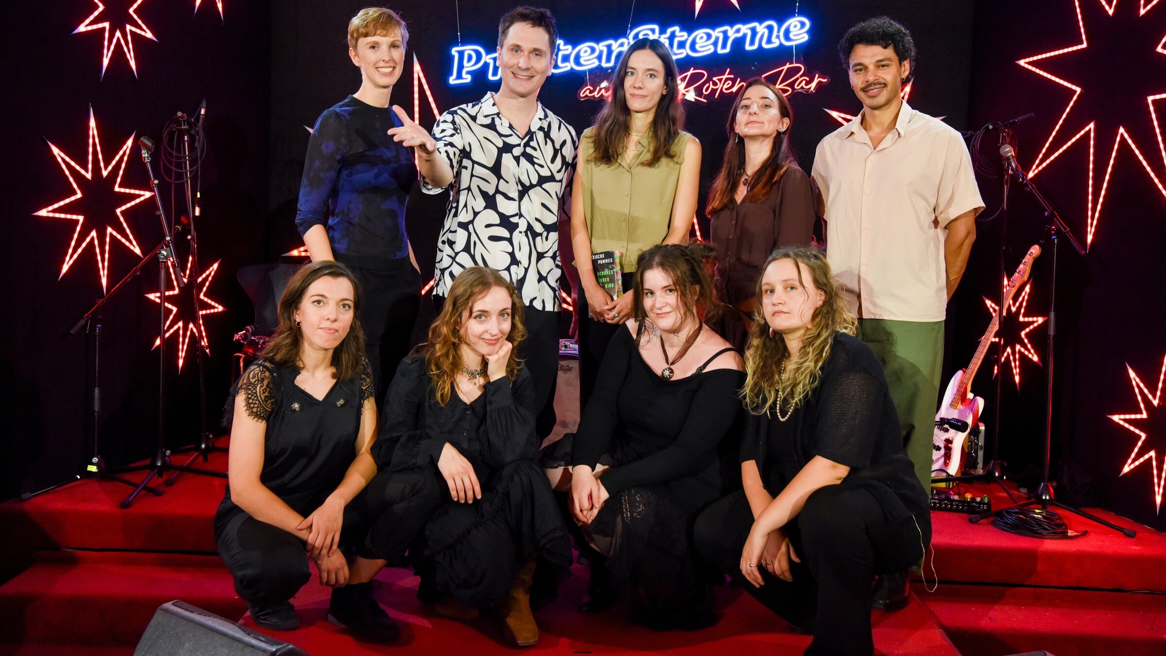 "Pratersterne - Rote Bar (3/7) - Toxische Pommes, Romeo Kaltenbrunner, Sonja Pikart, Rahel": Sonja Pikart, Hosea Ratschiller,Toxische Pommes, Rahel, Romeo Kaltenbrunner