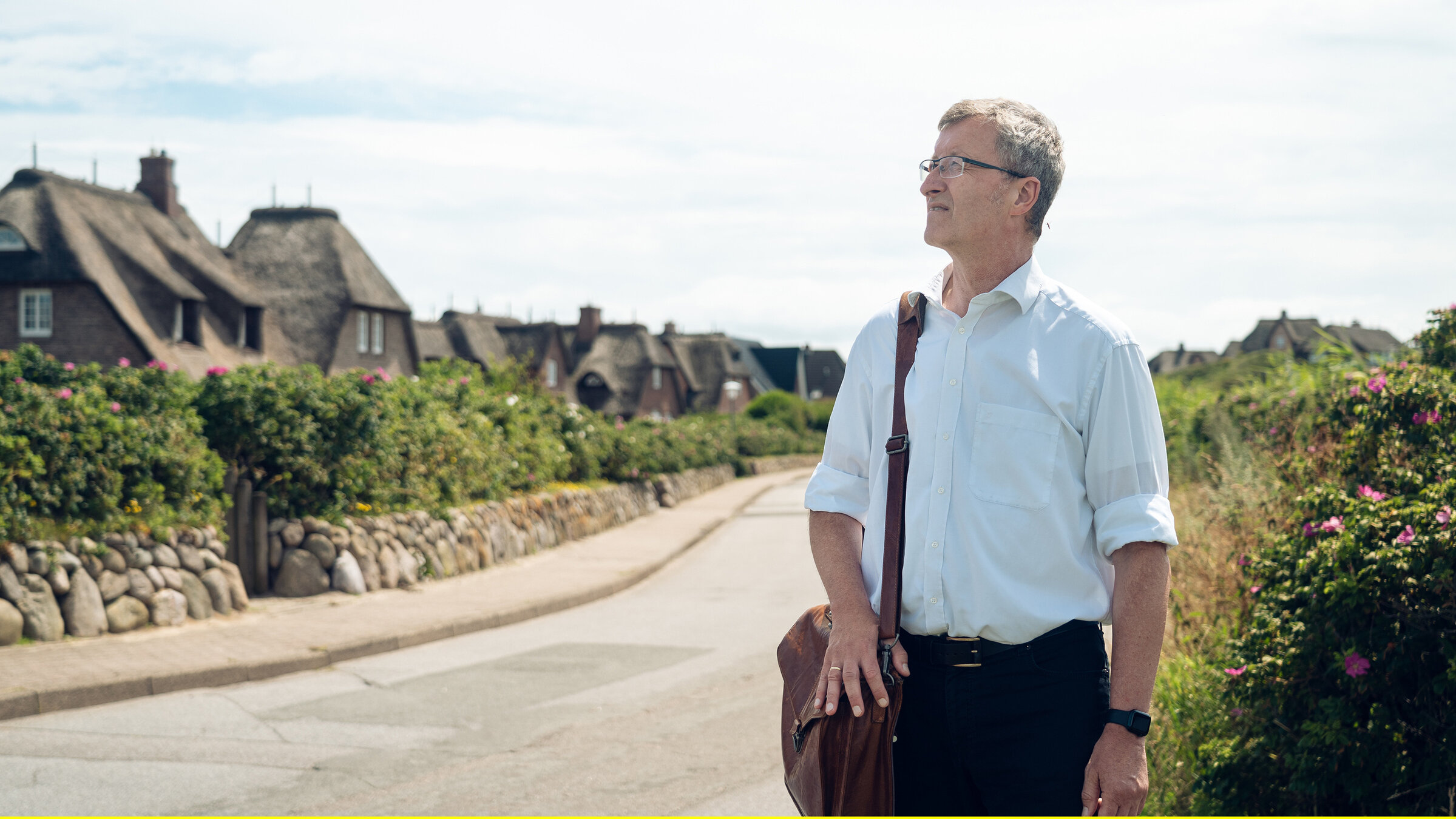 "Sylt und seine Ferienwohnungen": Nordfrieslands Kreisbaudirektor Burkhard Jansen ist auch zuständig für Sylt. Hier fahndet er mit seiner Behörde nach Ferienunterkünften, die illegal vermietet werden.