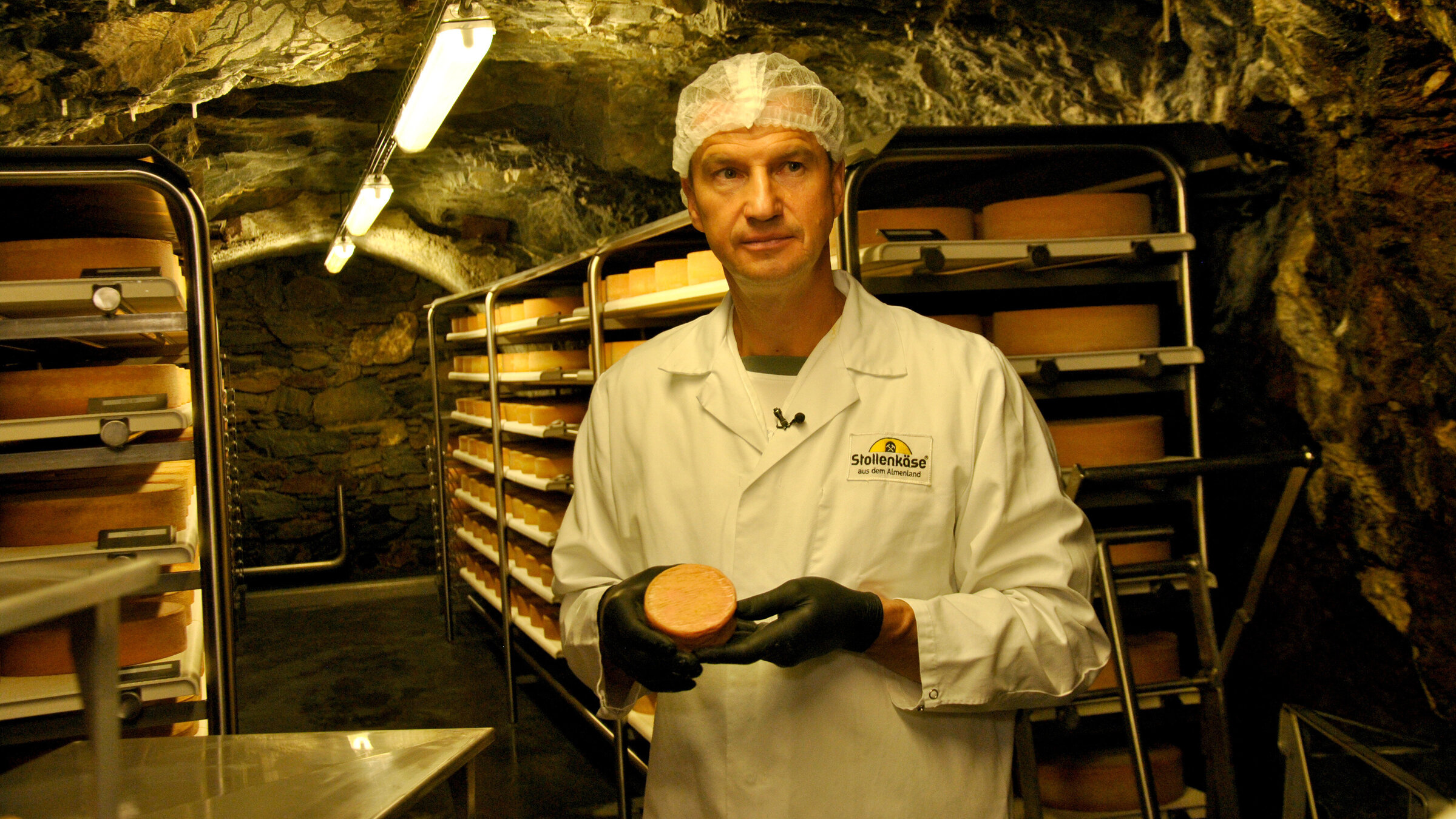 "Vom Almenland in die Waldheimat": Alexander Luttenberger - Käsesomelier im Arzbergstollen.