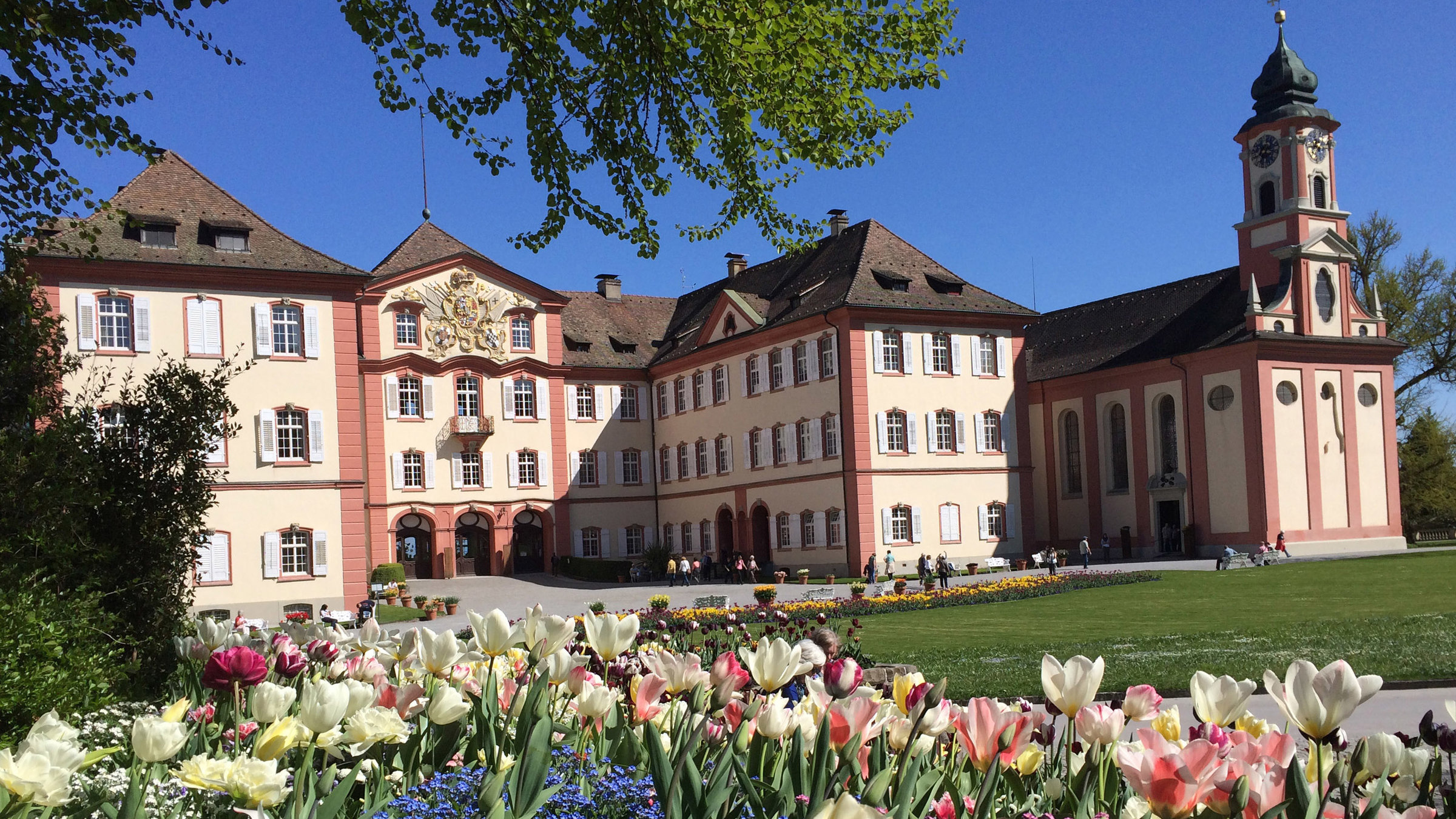 "Die Mainau - das Blumenschiff der Bernadottes" - Blütenpracht und royaler Charme - die Mainau, das Blumenschiff der Bernadottes, hat viele Gesichter.