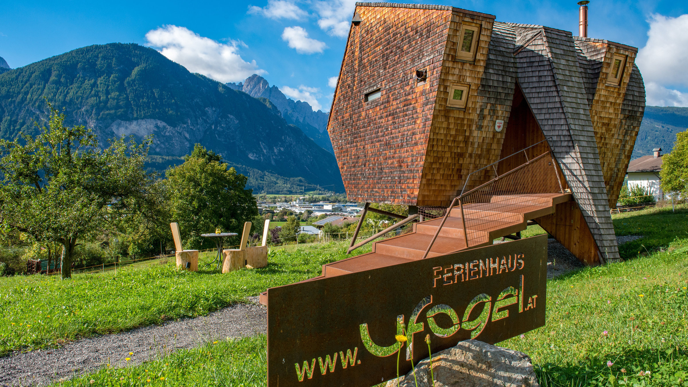 "Zimmer frei - Übernachten in besonderer Architektur": Ufogel (Lienz, Osttirol)