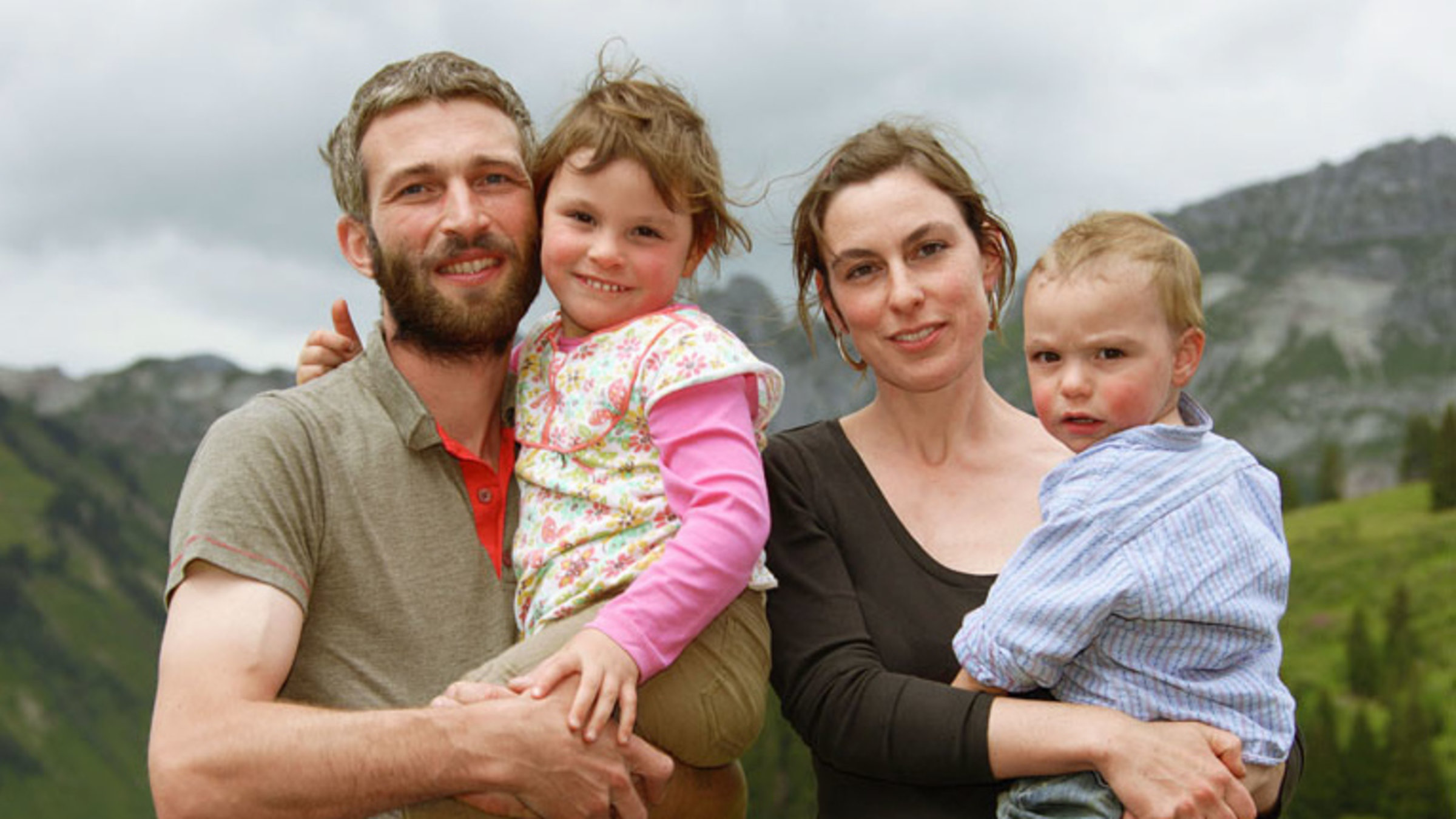 "Ab auf die Alp!" - Daniel Glauser, Anna Tschannen und ihre Kinder Lilith und Max