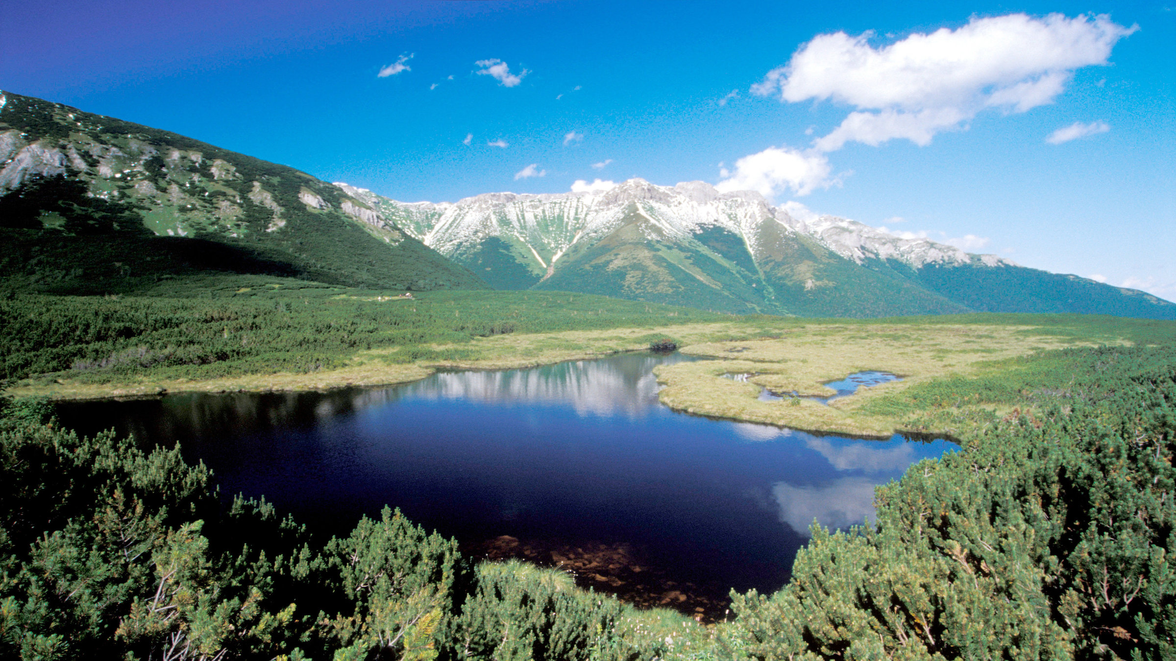 "Zauberberge - Die Wildnis der Hohen Tatra" - Panoramablick auf Berge