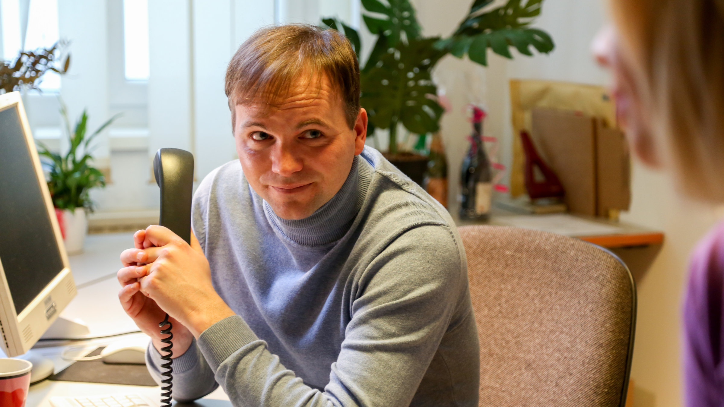 "Gemischtes Doppel - Beinahe wahre Geschichten": Thomas Stipsits am Schreibtisch