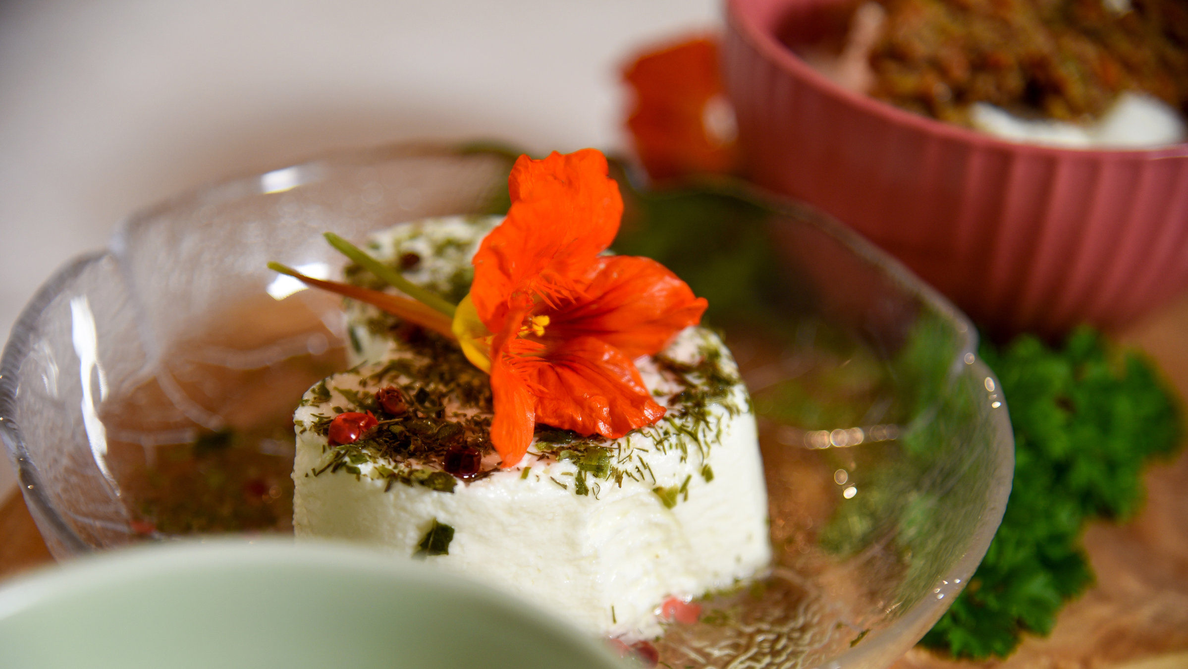 "Frischkäse – Cremige Verführung": Frischkäsevariationen vom Anderlbauer in Frasdorf (Bayern).