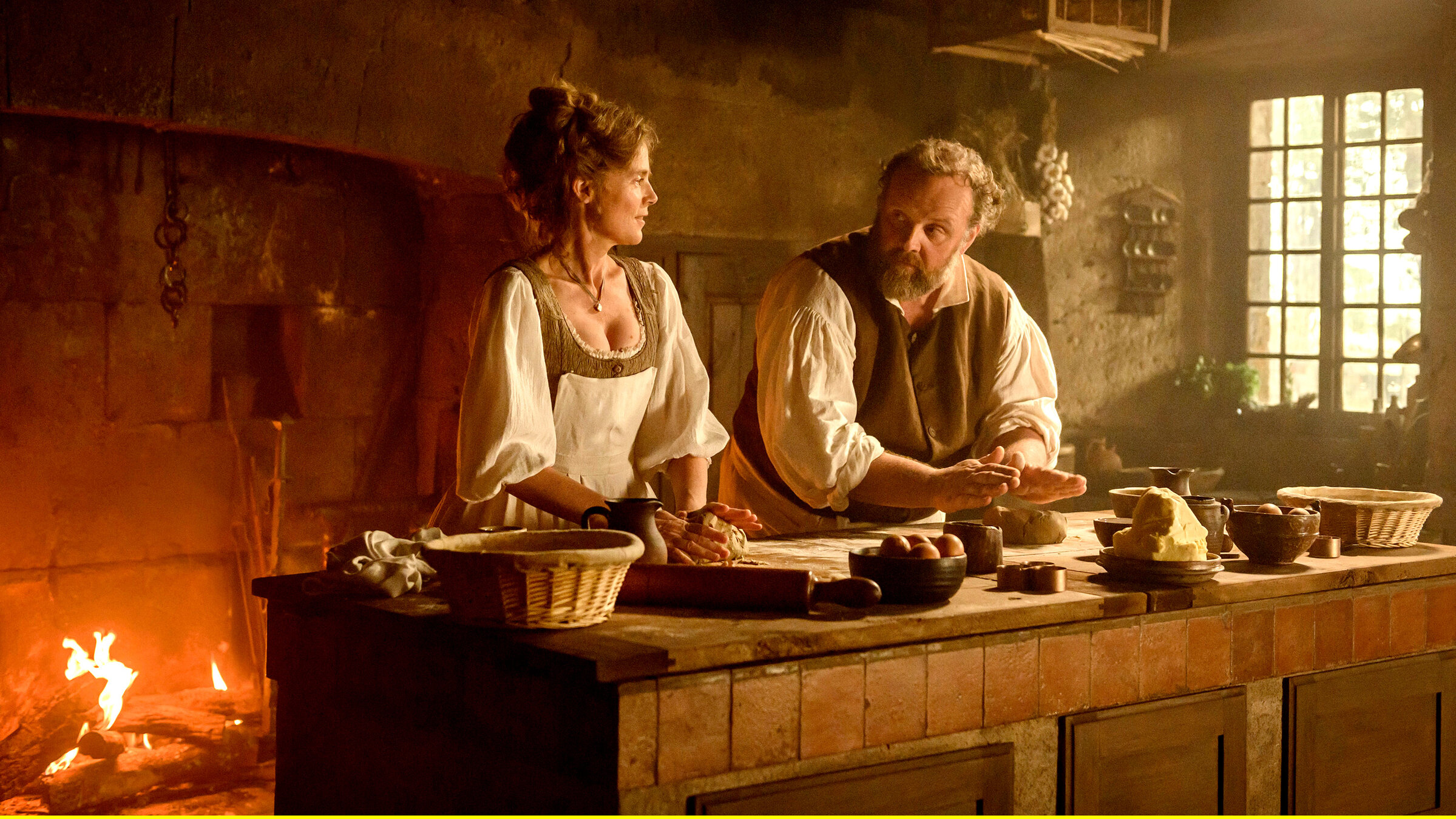 "À la Carte! - Freiheit geht durch den Magen": Der Koch Pierre Manceron (Grégory Gadebois) weiß nicht, was Louise (Isabelle Carré) zu ihm führt.