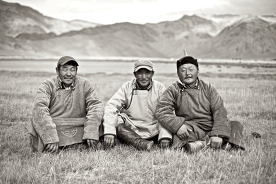 In der Mitte ein Feuer