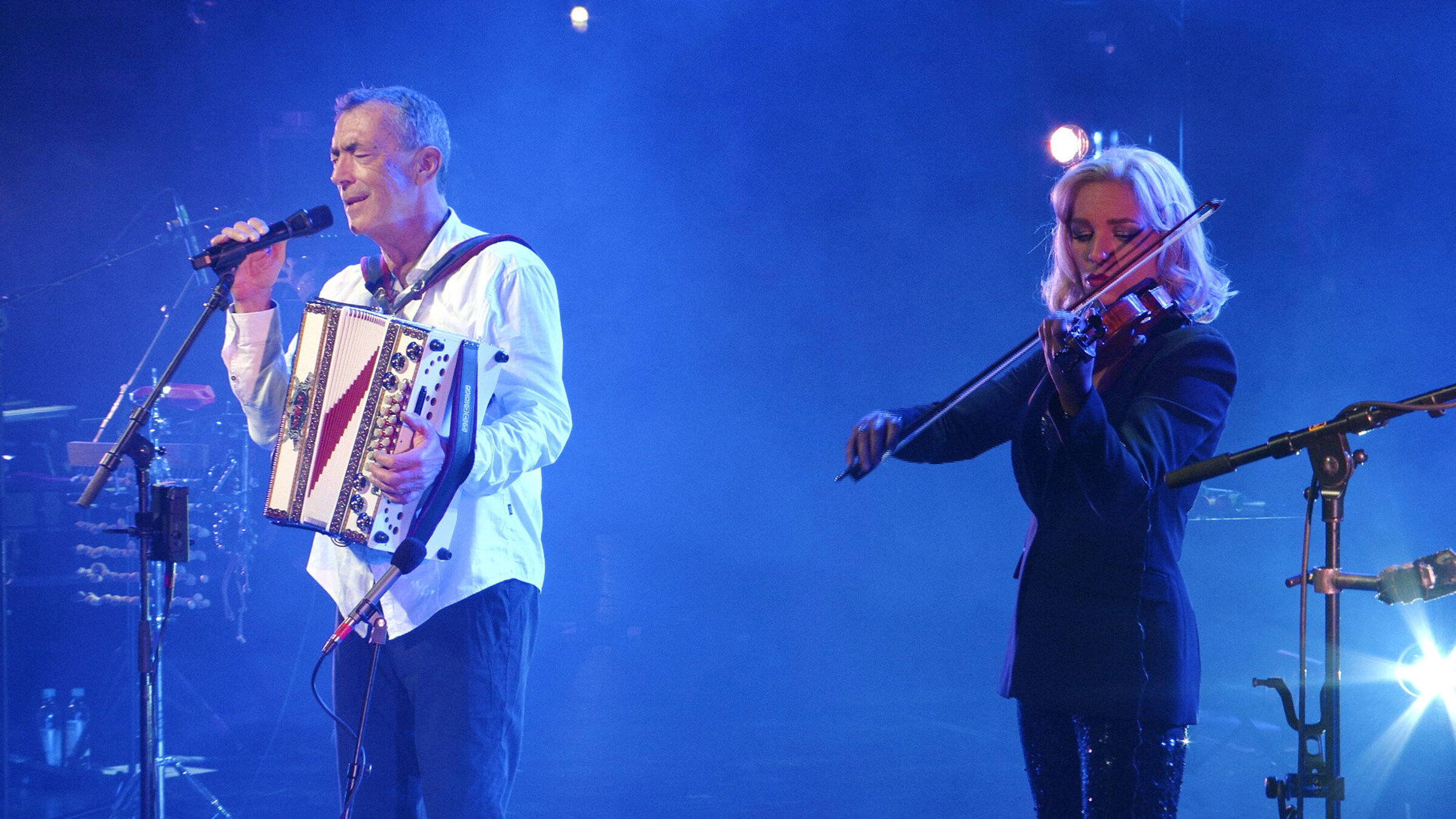 "Hubert von Goisern: Die Konzerthighlights": Hubert von Goisern, Lidia Baich.