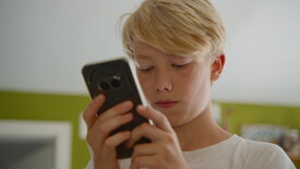 Aufwachsen ohne Smartphone – Ist eine Kindheit ohne<br/>Tiktok und Co. möglich?
