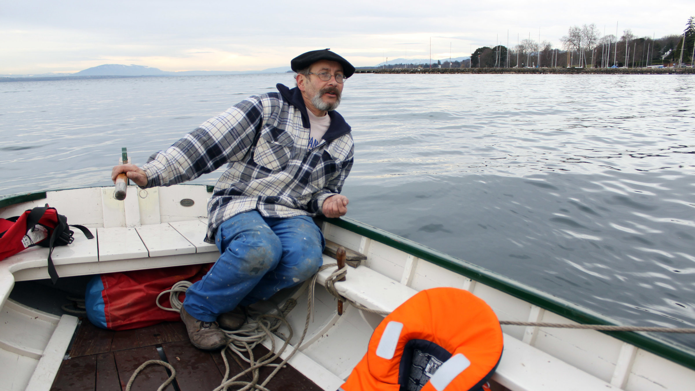 "SCHWEIZWEIT: Traumberuf Bootsbauer": Mayu auf dem See