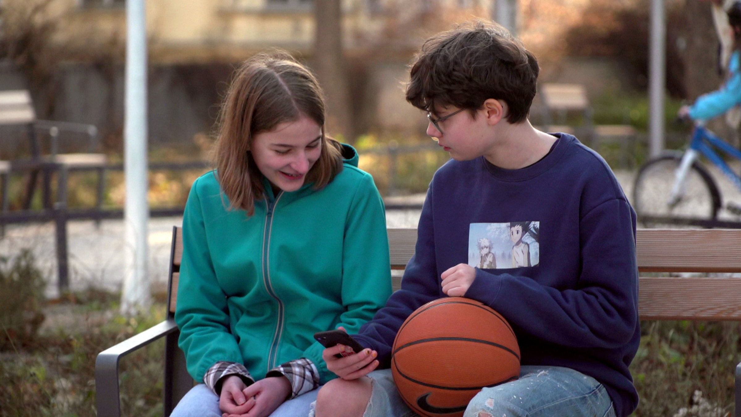 "Gestern Frau, heute Mann - Geschlechtsangleichung als Trend?": Mika, Schüler mit Freundin.
