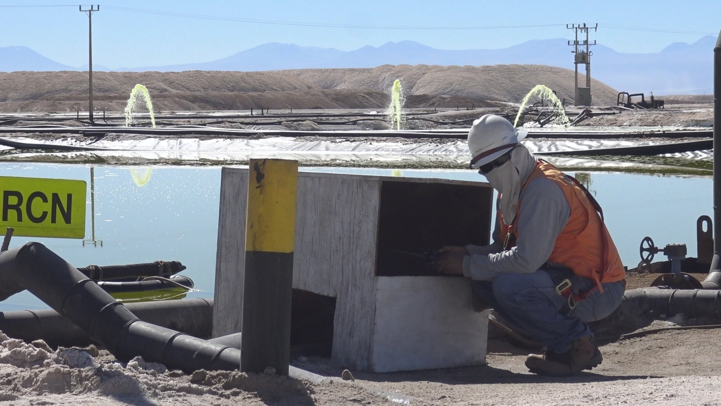 "planet e.: Der wahre Preis der Elektroautos": Arbeiter in der Lithium-Mine.