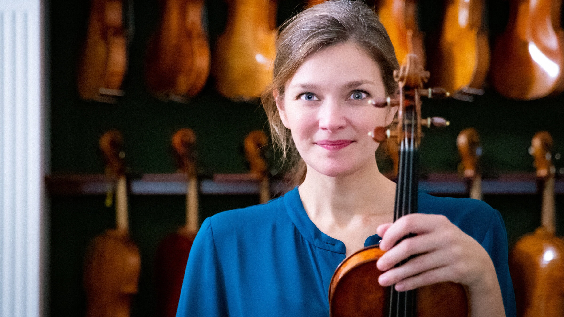 "Janine Jansen - Verliebt in Stradivari": Janine Jansen, eine der großen Geigerinnen unserer Zeit, probiert ein Dutzend Instrumente des Geigenbauers Antonio Stradivari aus.