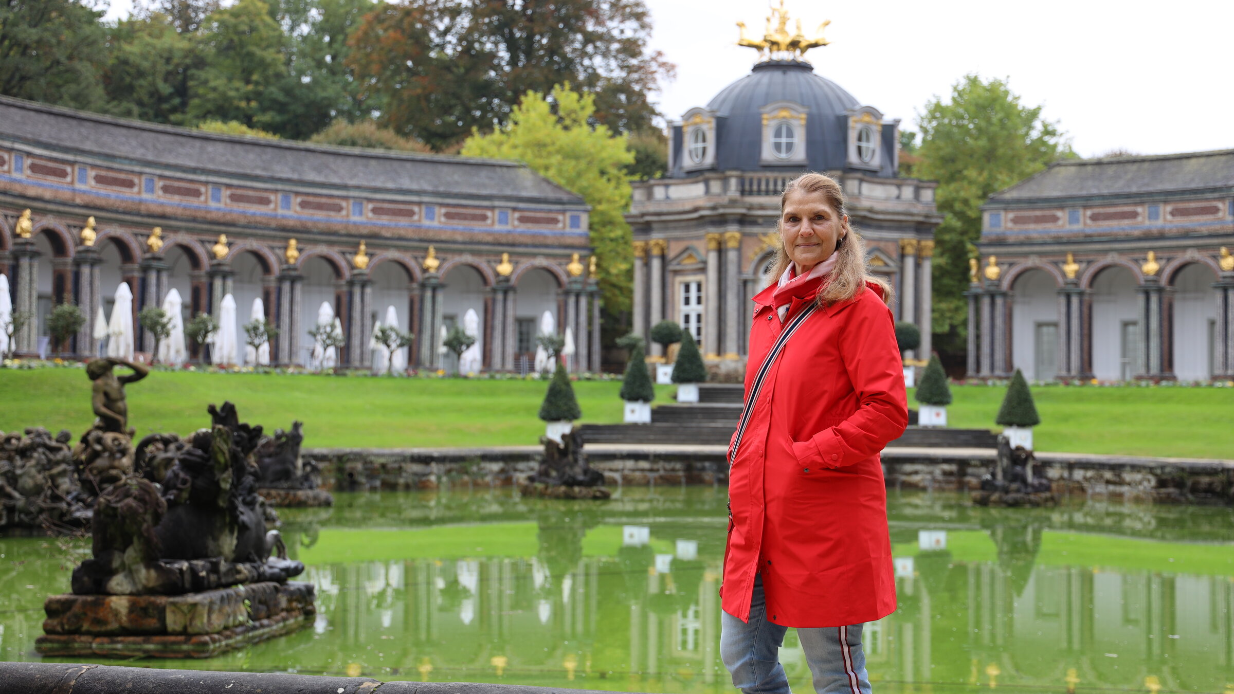 "Hinter den Kulissen von Bayreuth": Corinna Binzer in der Eremitage in Bayreuth.