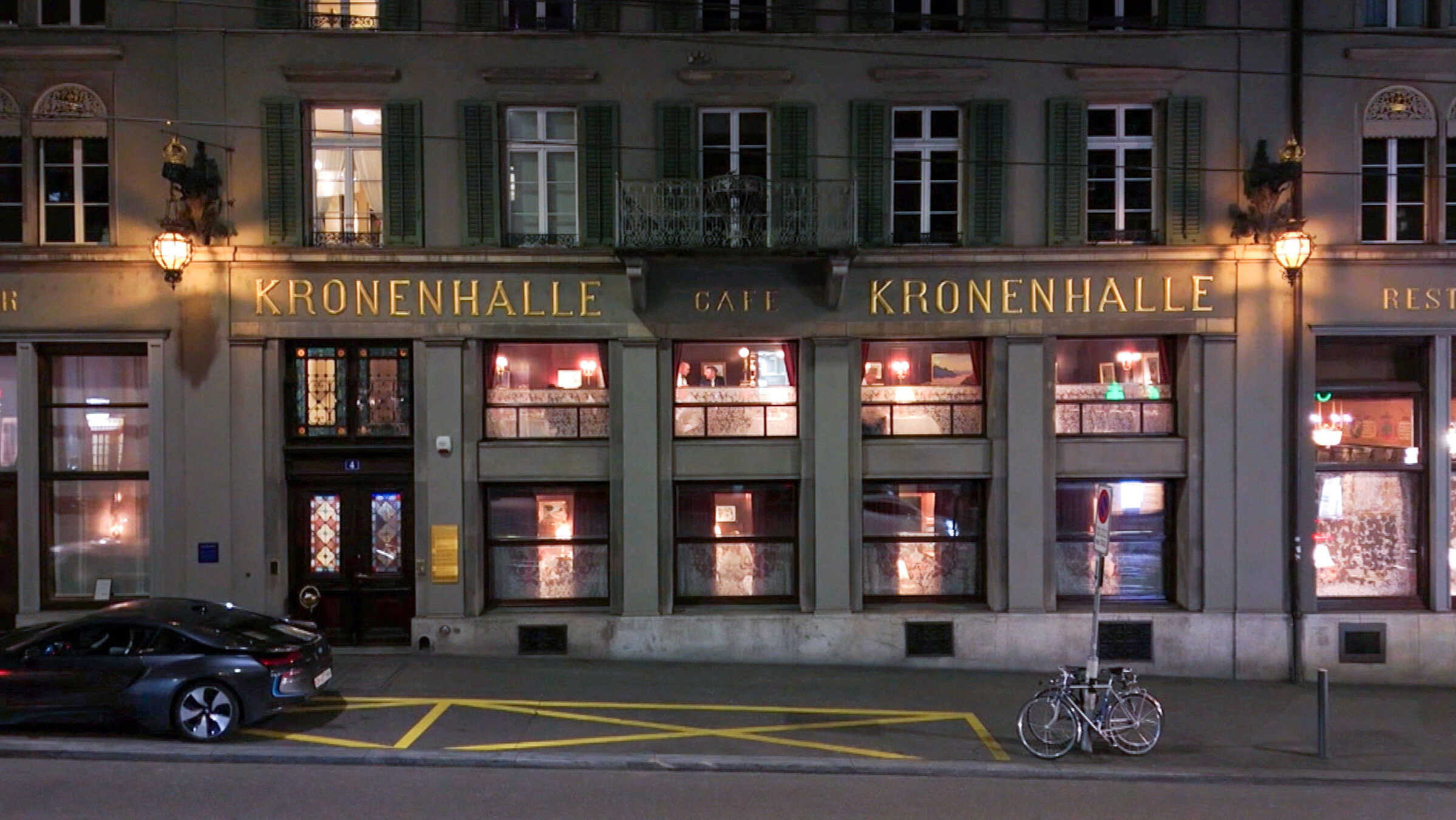 "Inside Kronenhalle – Luxus und Tradition im Kultrestaurant - Folge 1": Kronenhalle: Seit genau 100 Jahren werden in der Kronenhalle prominente Gäste aus aller Welt bewirtet.