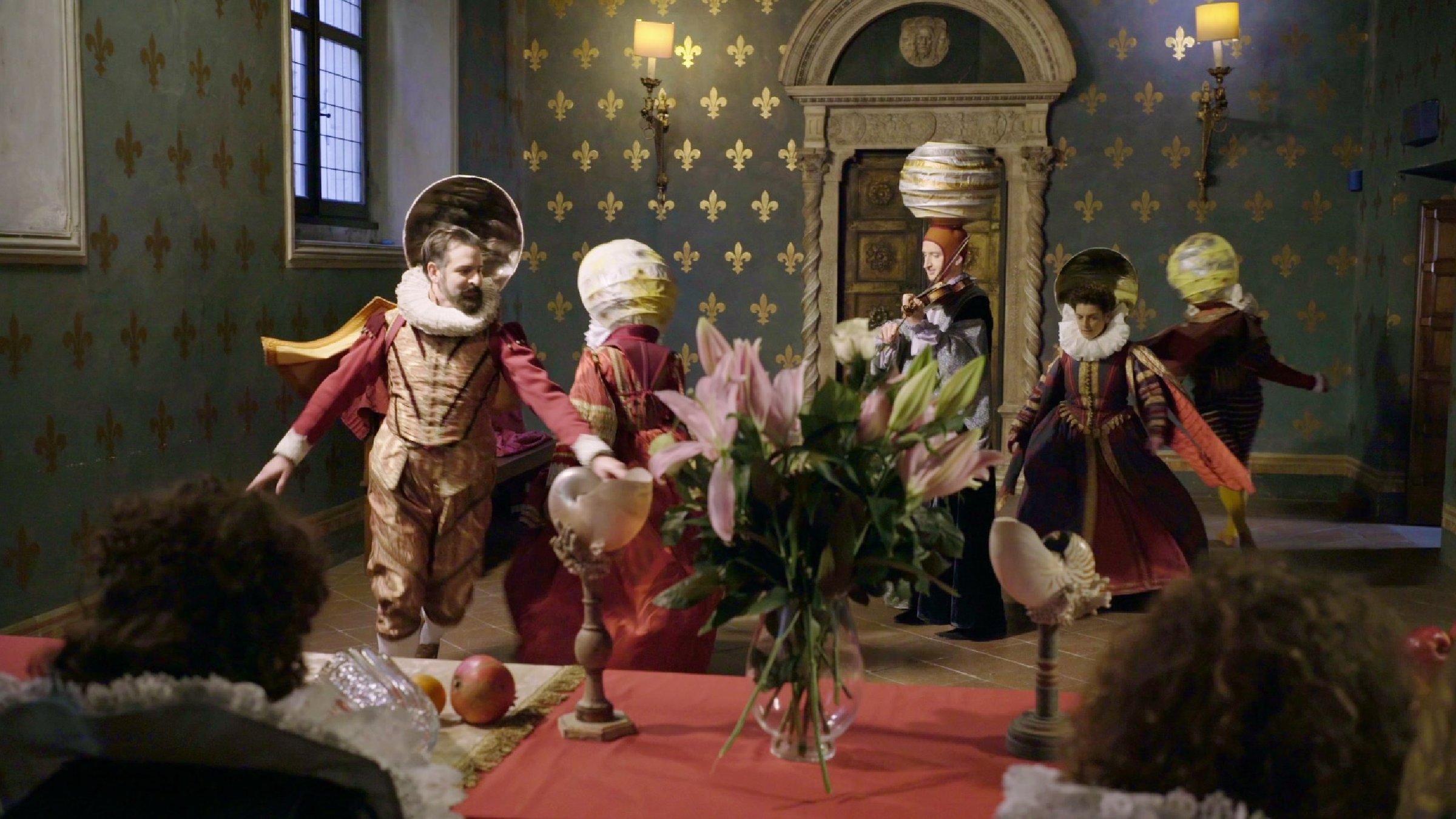"Terra X: Galileo Galilei - Revolutionär der Wissenschaften": Spielszene: Eine Ballettvorführung der 4 Jupitermonde am Hof der Medici.
