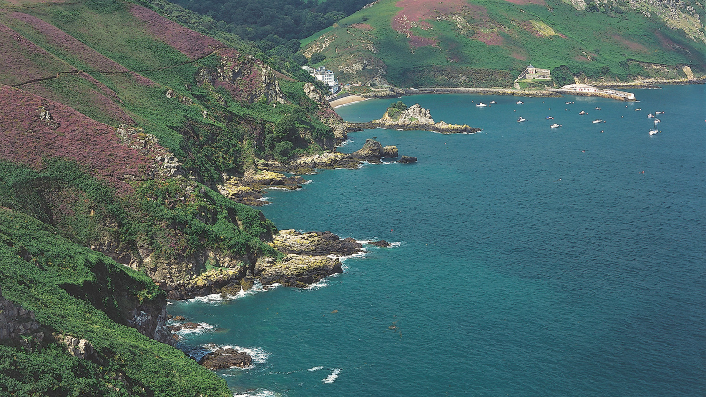 "mare tv: Jersey": Das ehemalige Schmugglerparadies Bouley Bay auf Jersey.