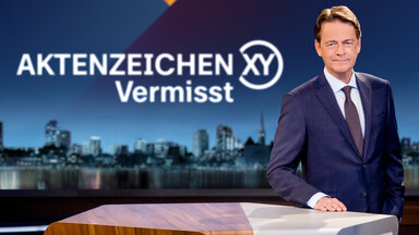 "Aktenzeichen XY... Vermisst": Rudi Cerne im Studio.